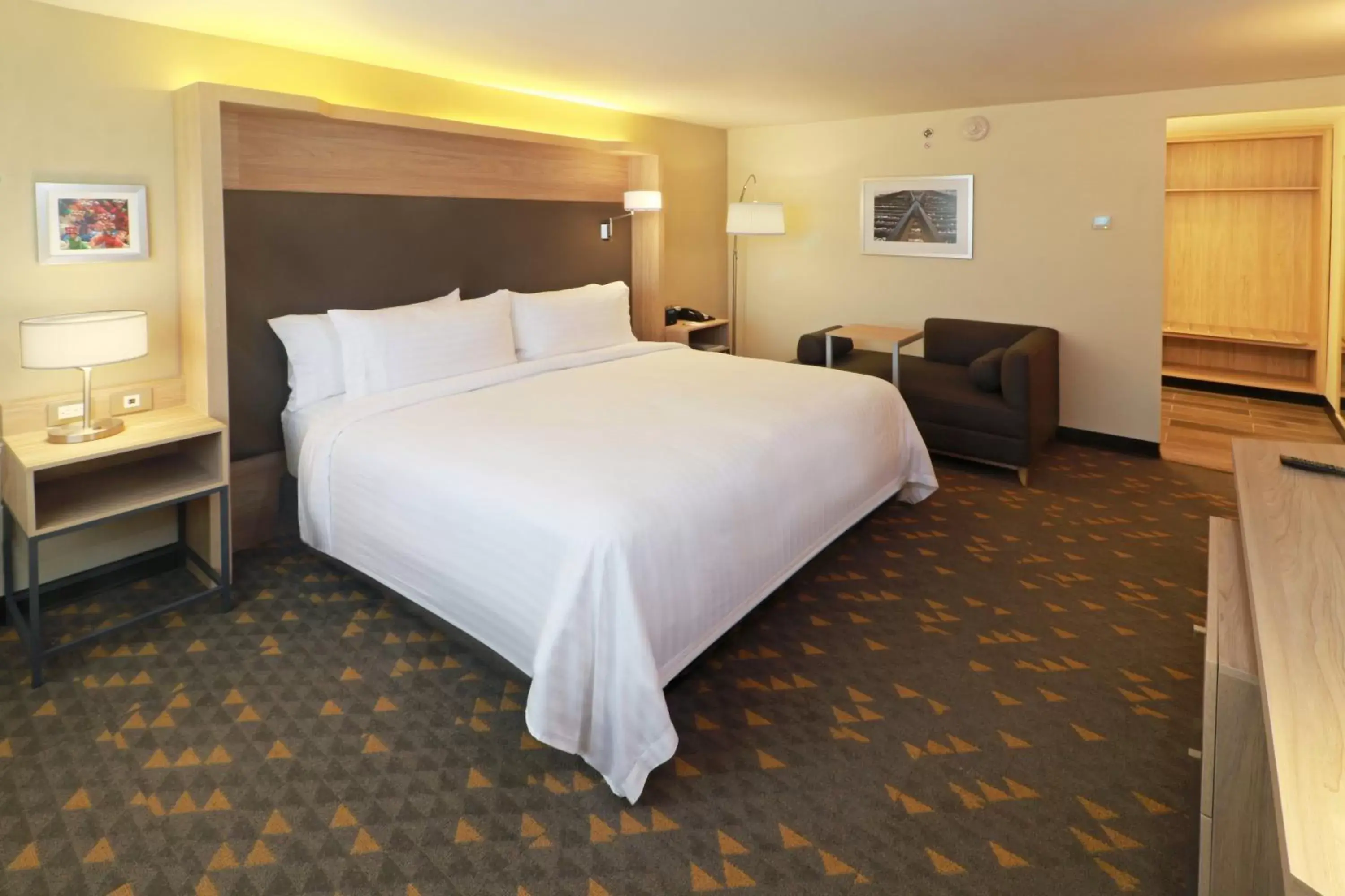 Photo of the whole room, Bed in Holiday Inn - Ciudad Juarez, an IHG Hotel