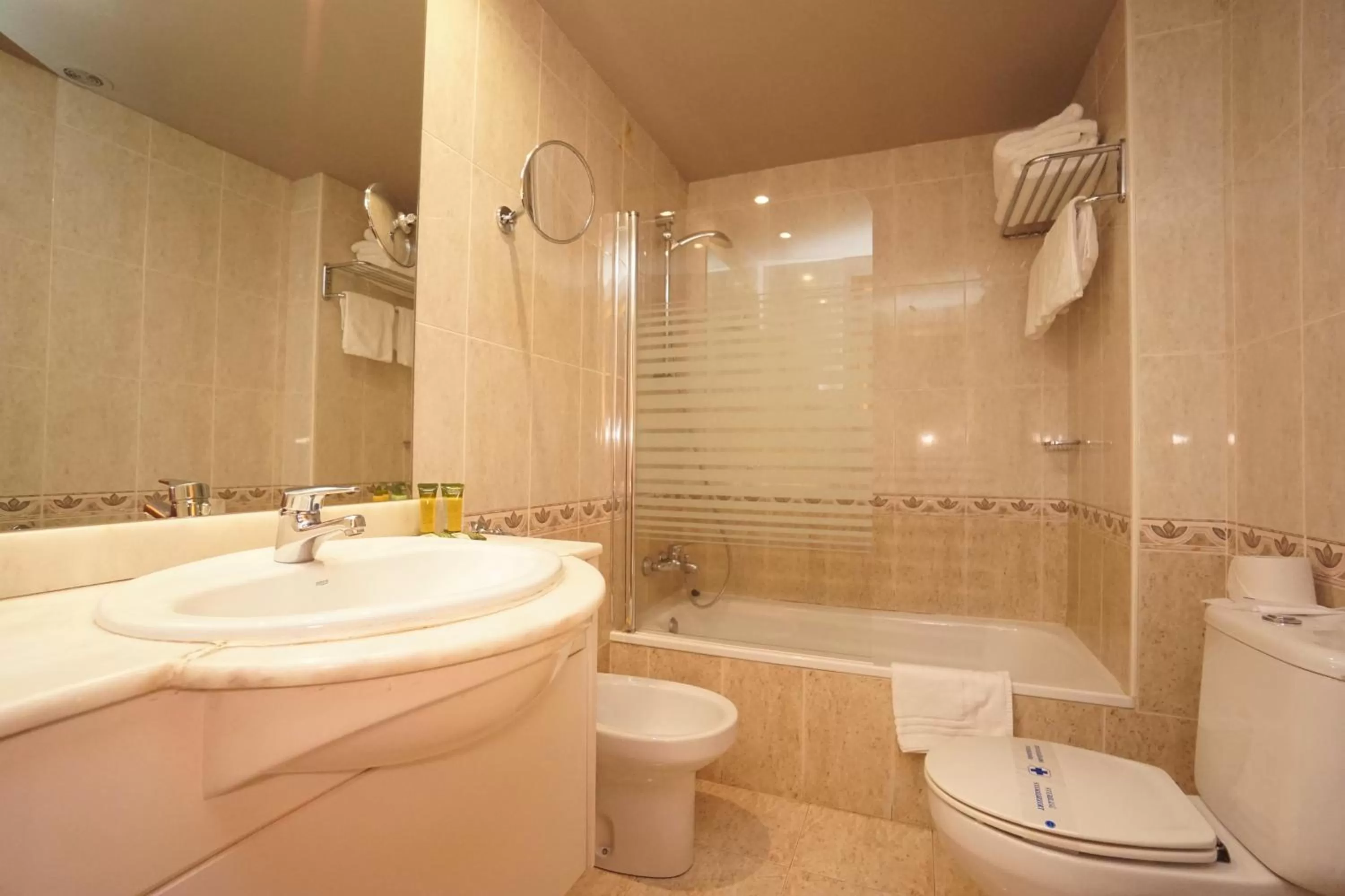 Bathroom in Hotel & SPA Niunit