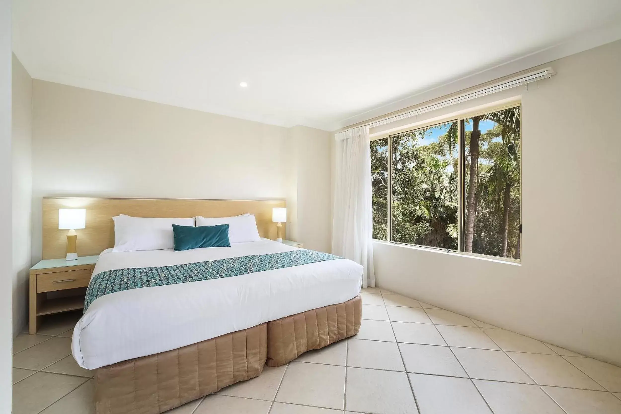 Bed in Terrigal Sails Serviced Apartments