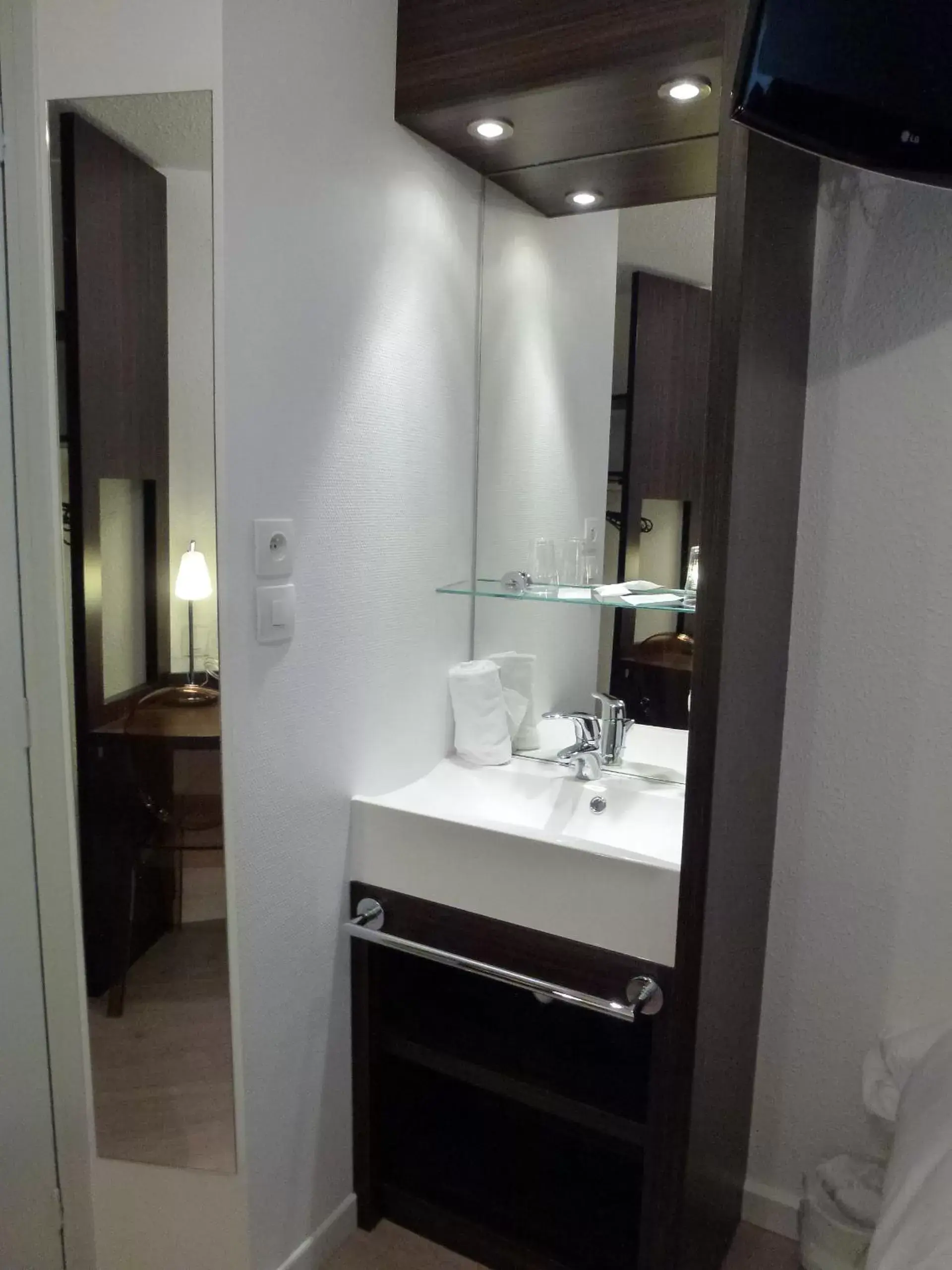 Bathroom in Hotel Primo Colmar Centre