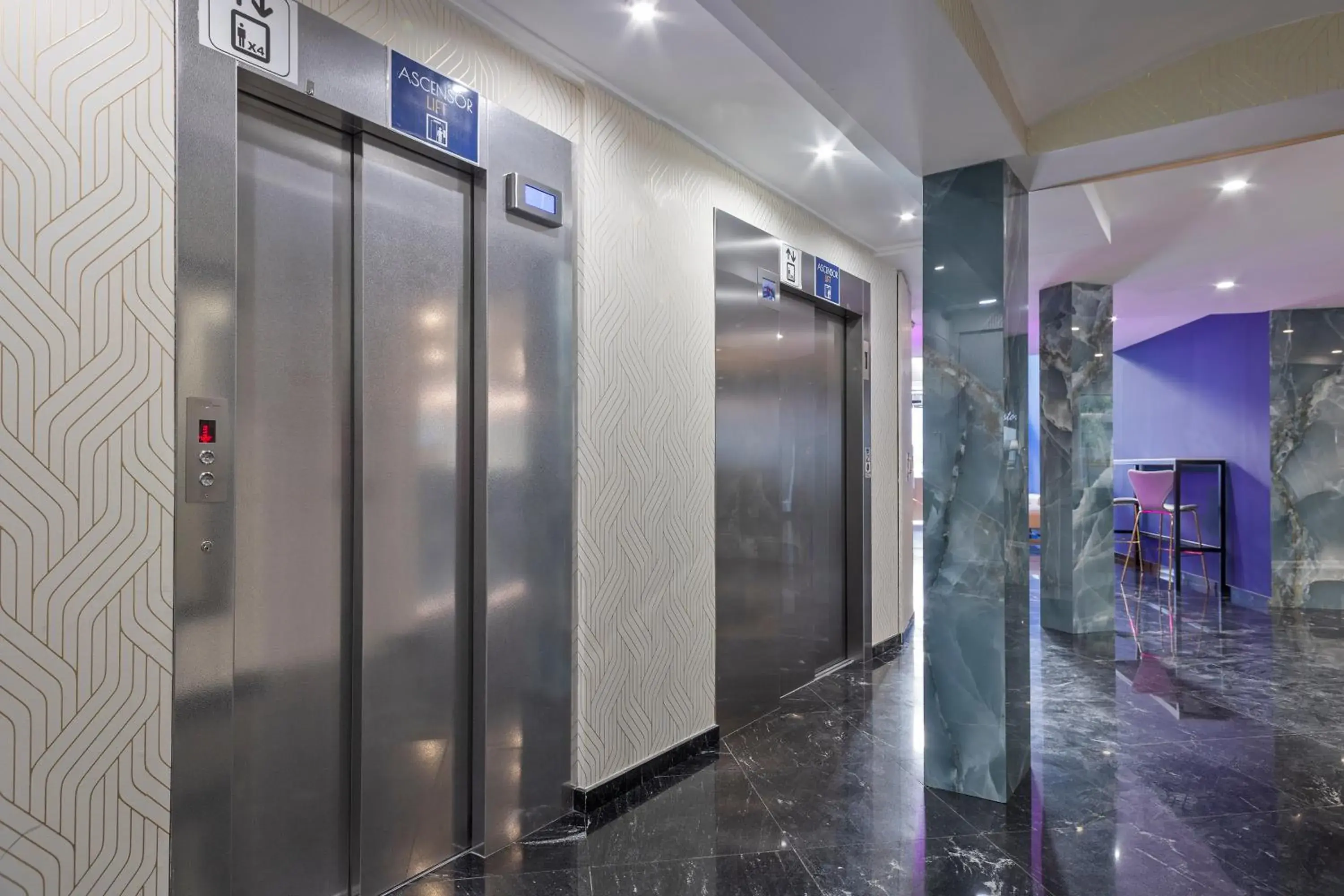 elevator, Bathroom in Venecia Plaza Centro