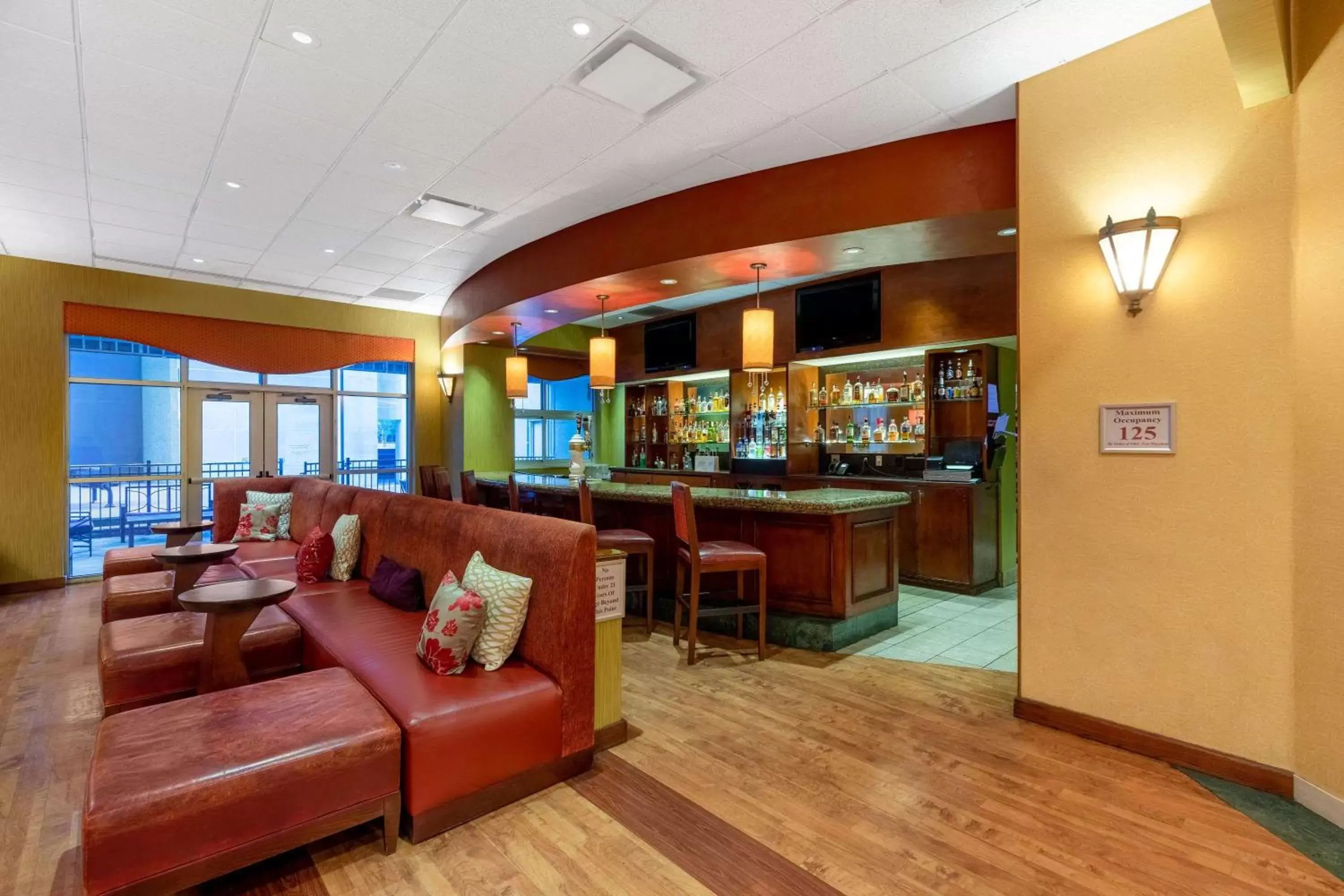 Lounge or bar in Wyndham Grand Oklahoma City Downtown