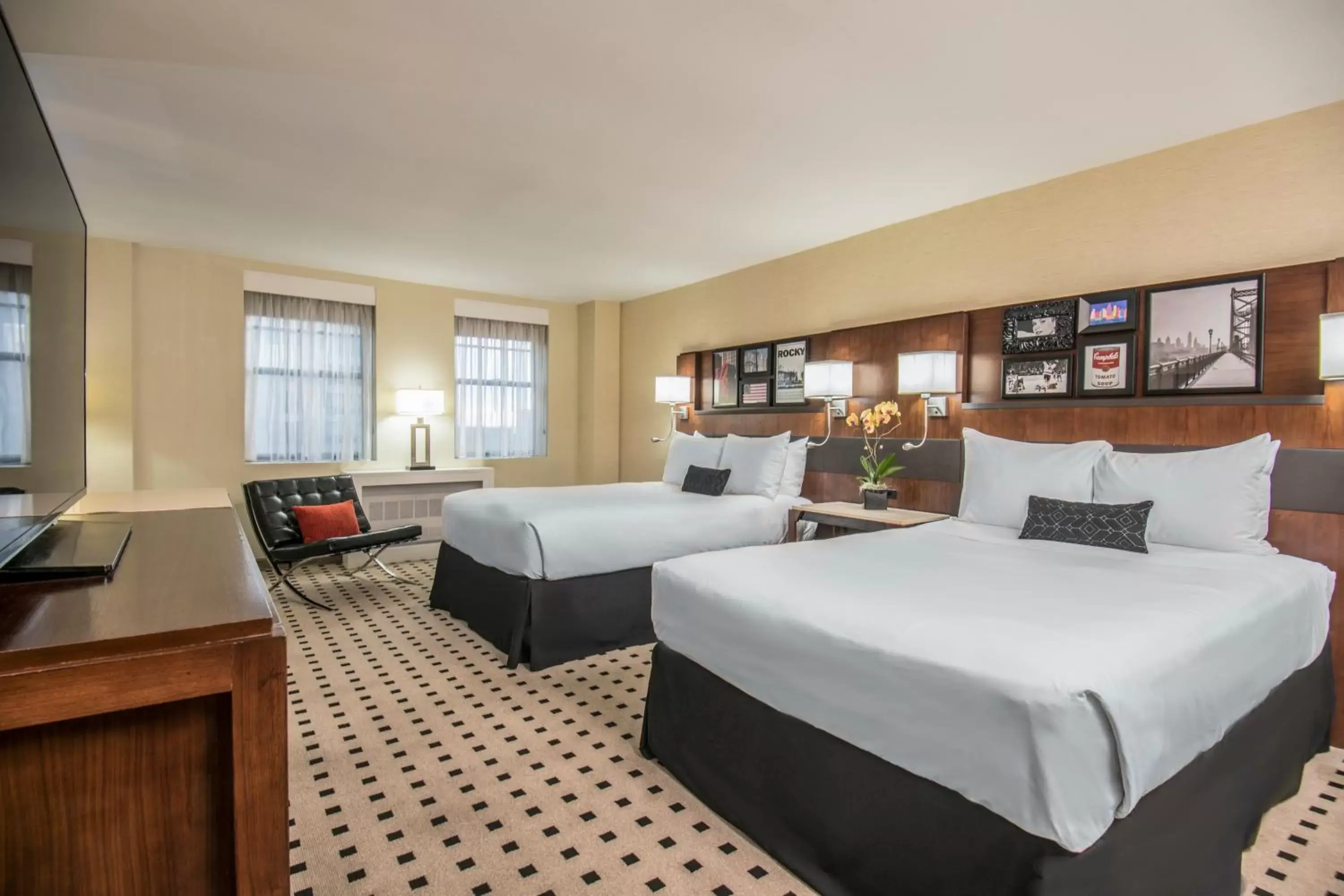 Bed in The Warwick Hotel Rittenhouse Square Philadelphia