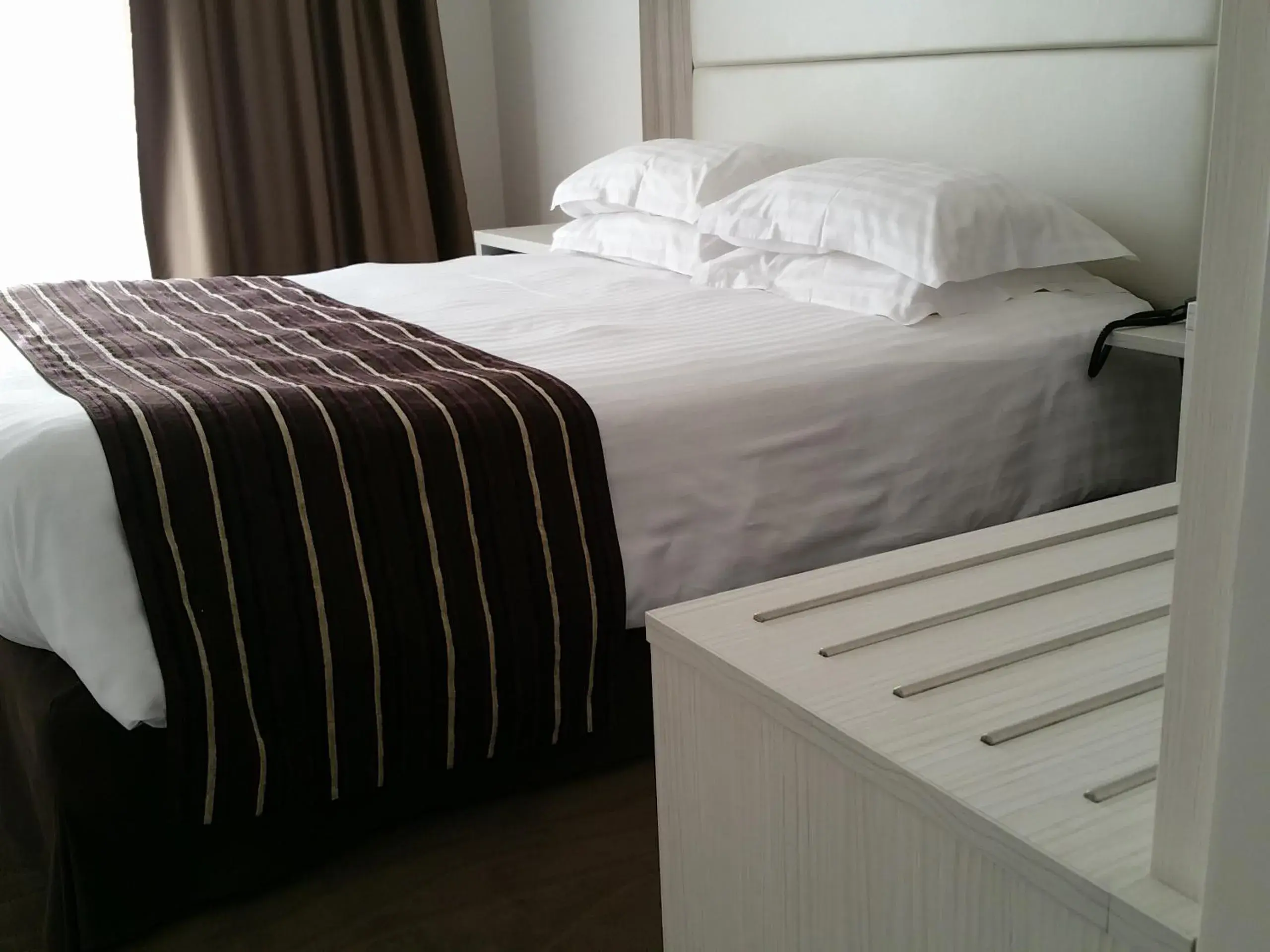 Bedroom, Bed in Brit Hotel de Grignan Vichy