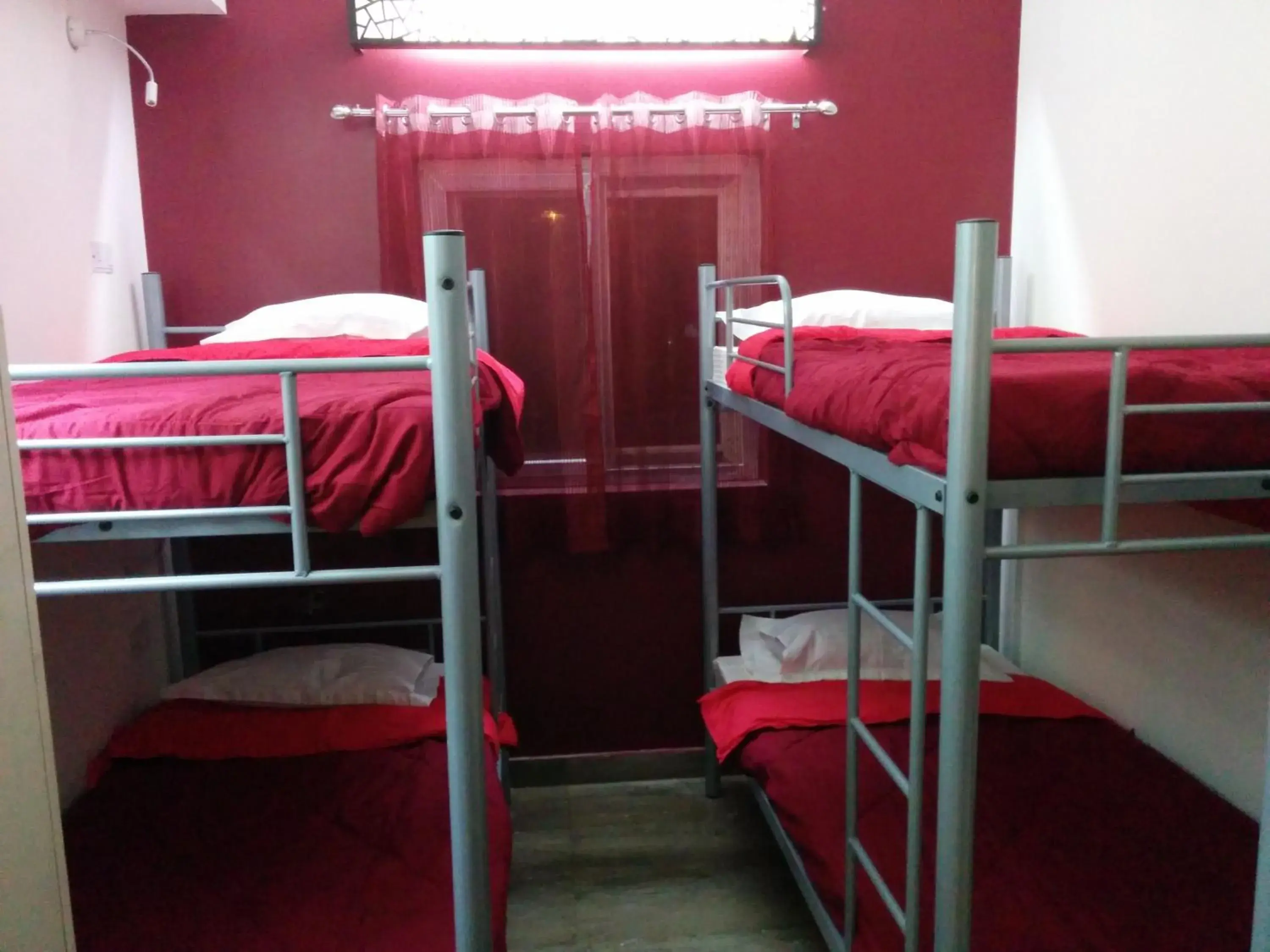 Bed, Bunk Bed in Joeys Hostel