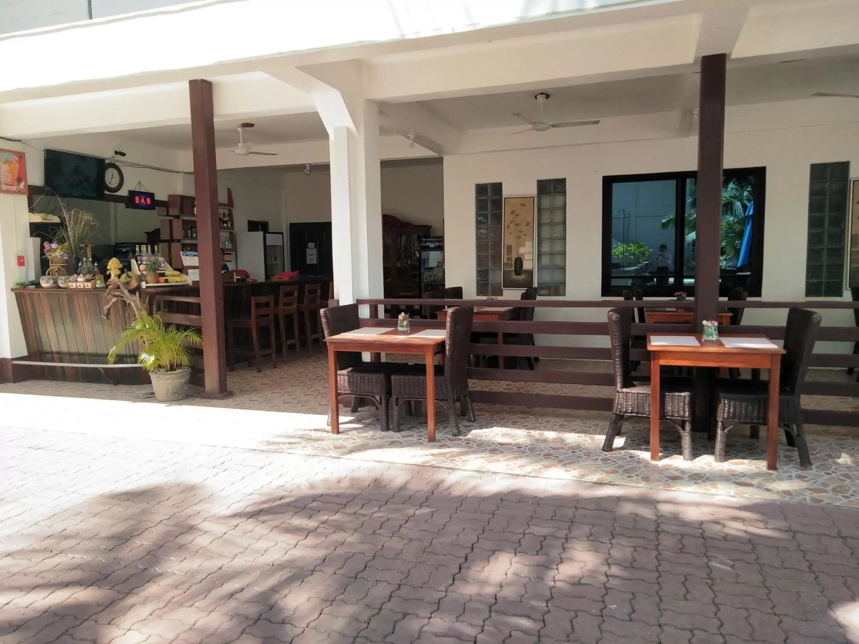 Restaurant/places to eat in Costa Palawan Resort