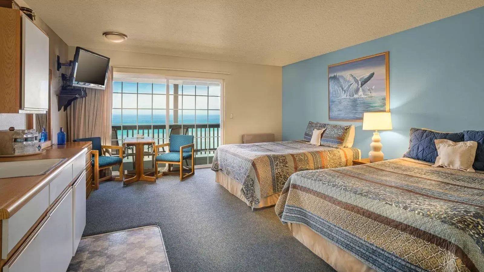 Deluxe Double Room with Balcony in Inn of the Lost Coast