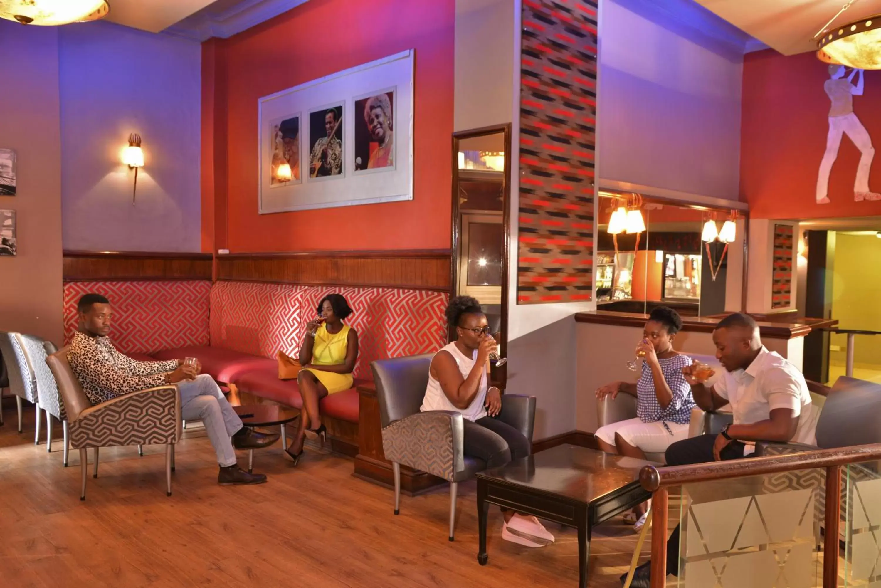 Lounge or bar in Cresta Jameson Hotel