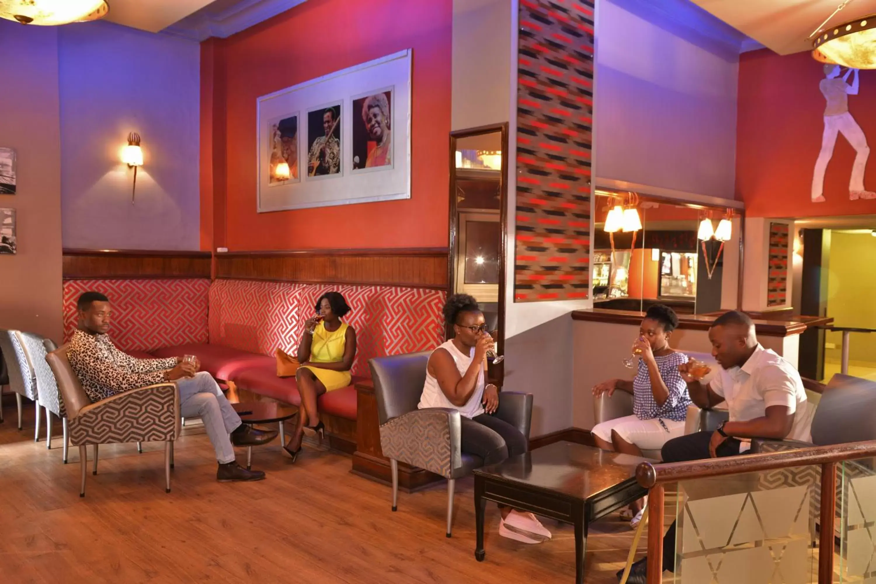 Lounge or bar in Cresta Jameson Hotel Lounge or bar in Cresta Jameson Hotel
