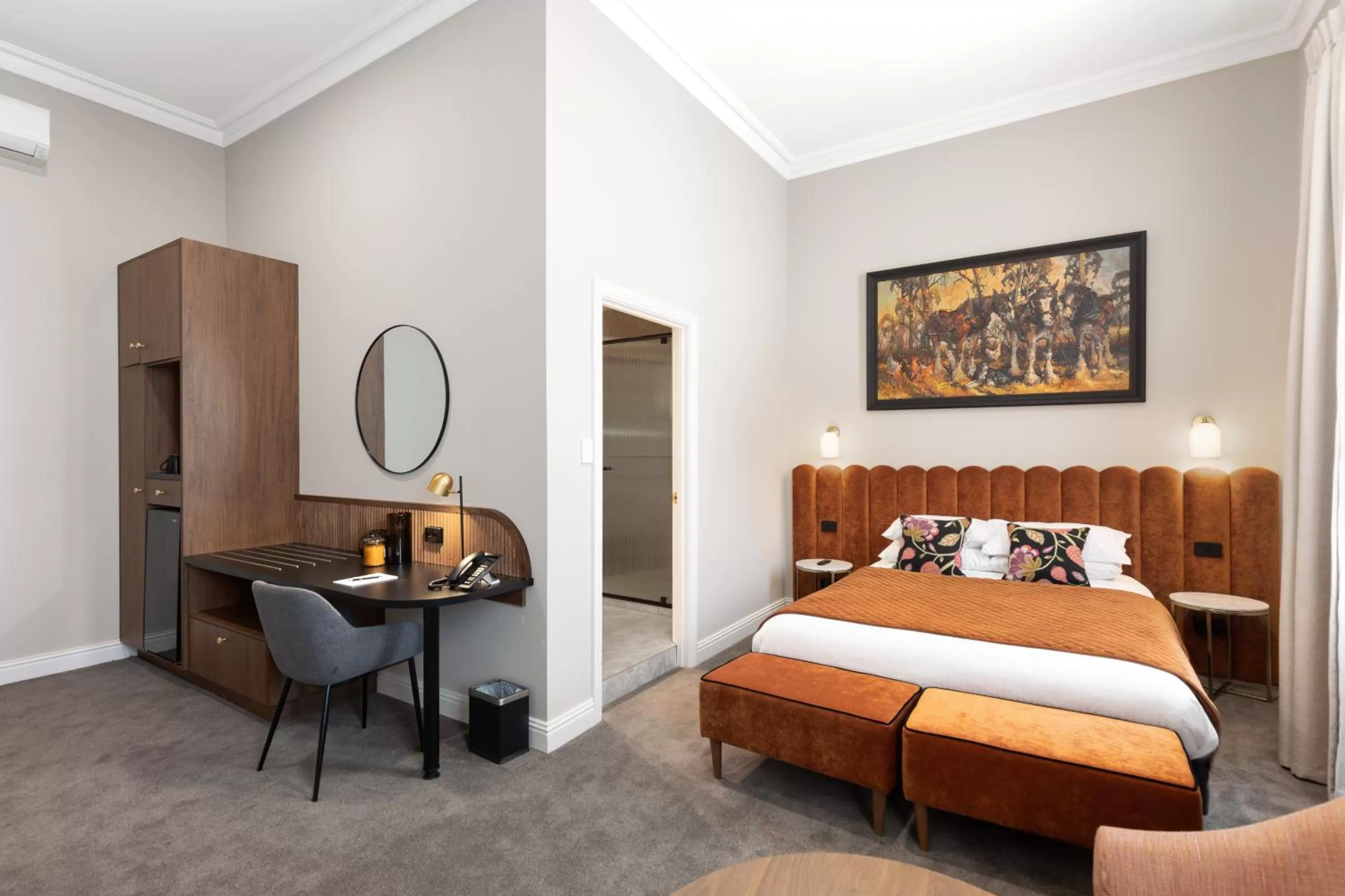 Bed in Mount Gambier Hotel