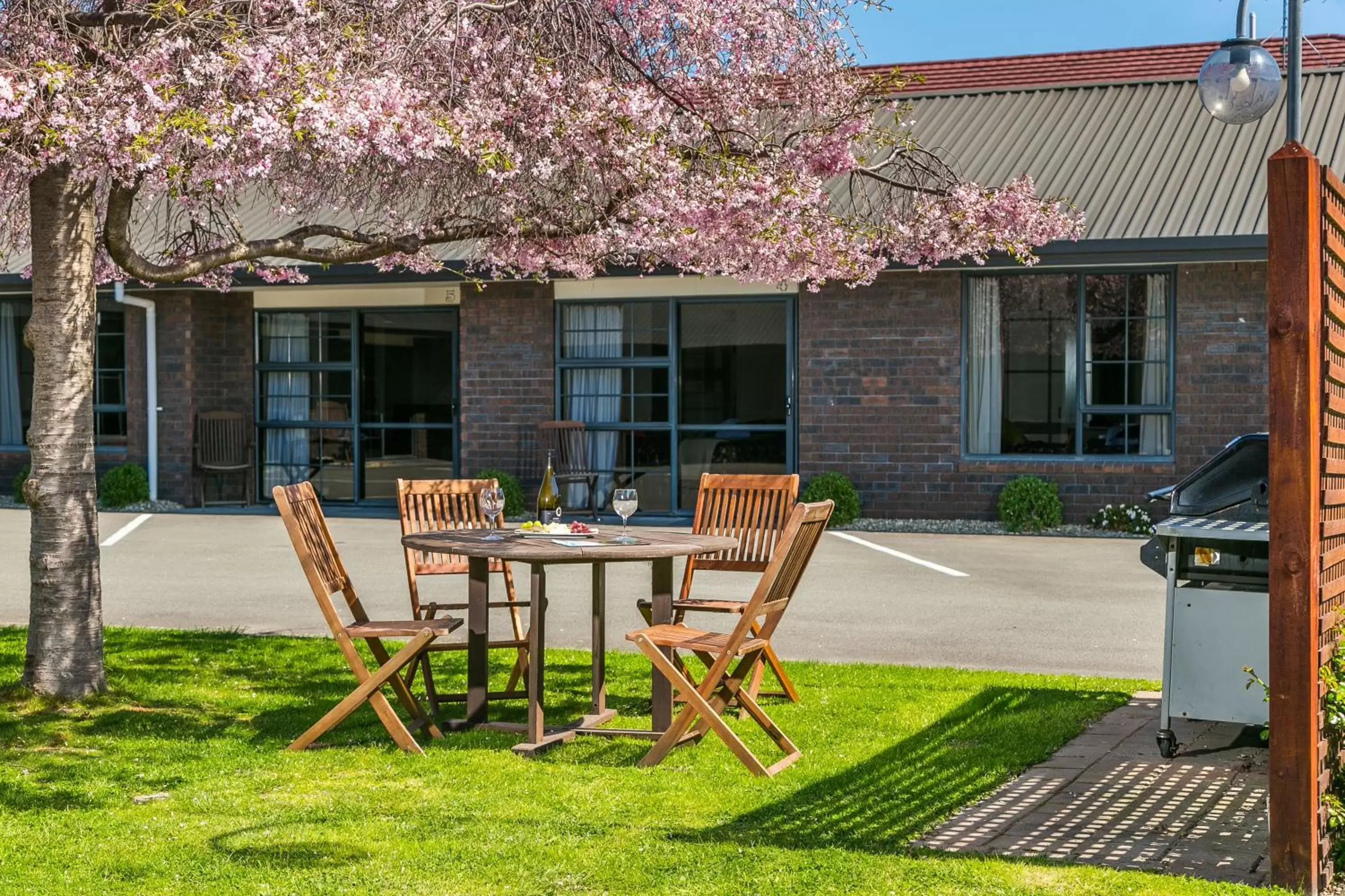 BBQ facilities in Aston Court Motel