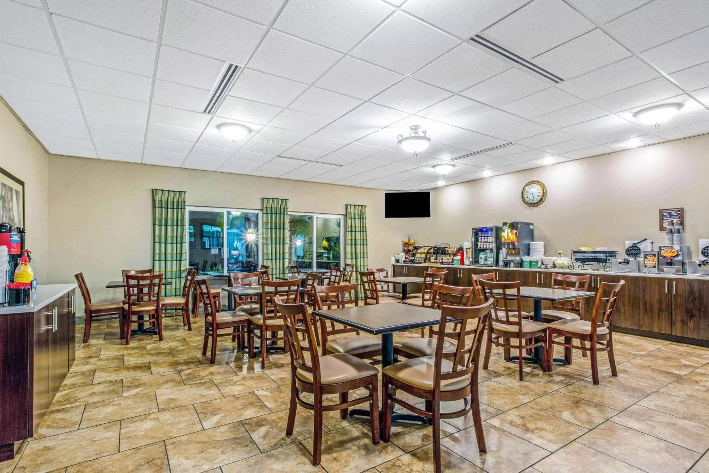 Restaurant/places to eat in La Quinta by Wyndham Biloxi
