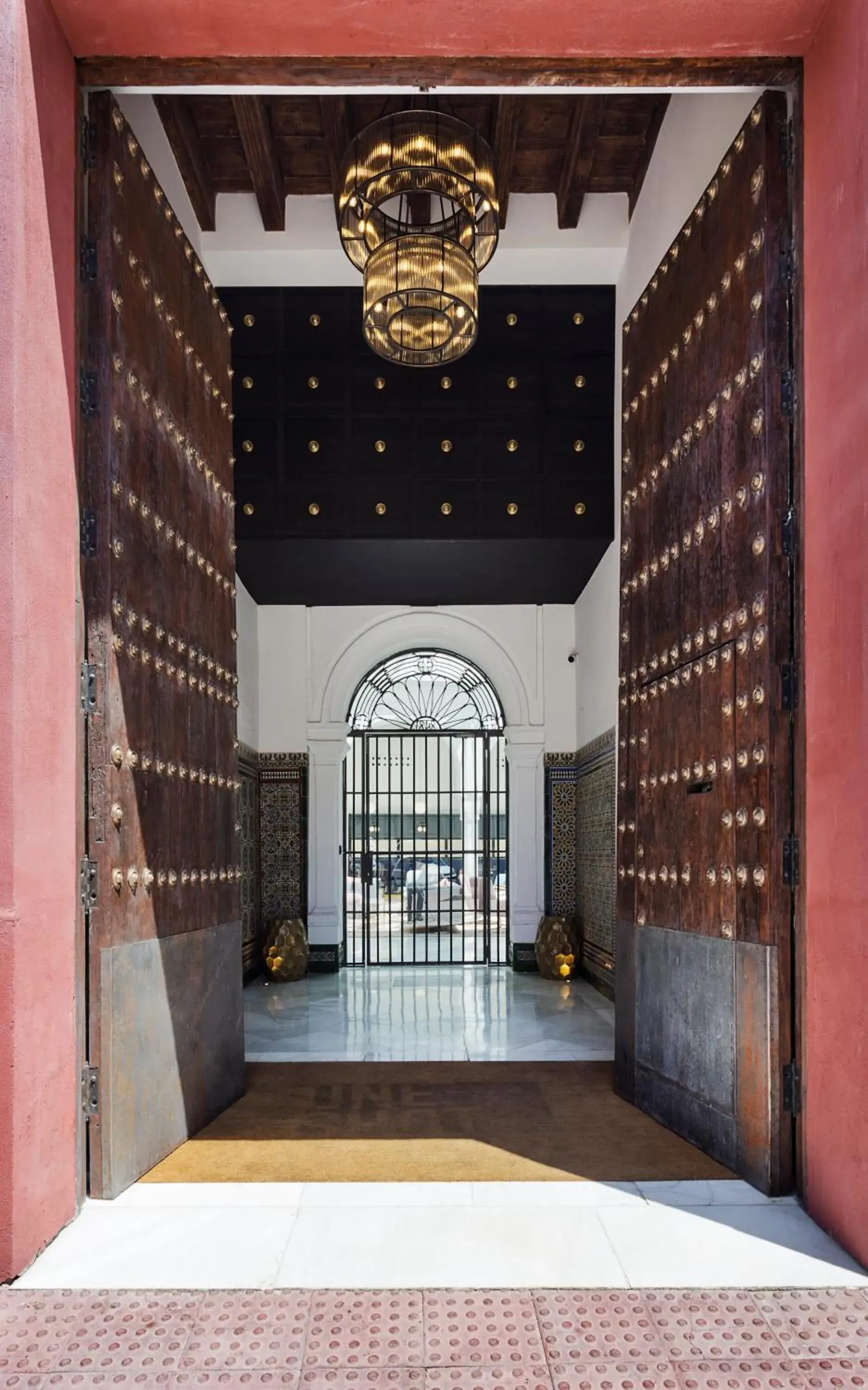 Facade/entrance in One Shot Palacio Conde de Torrejón 09