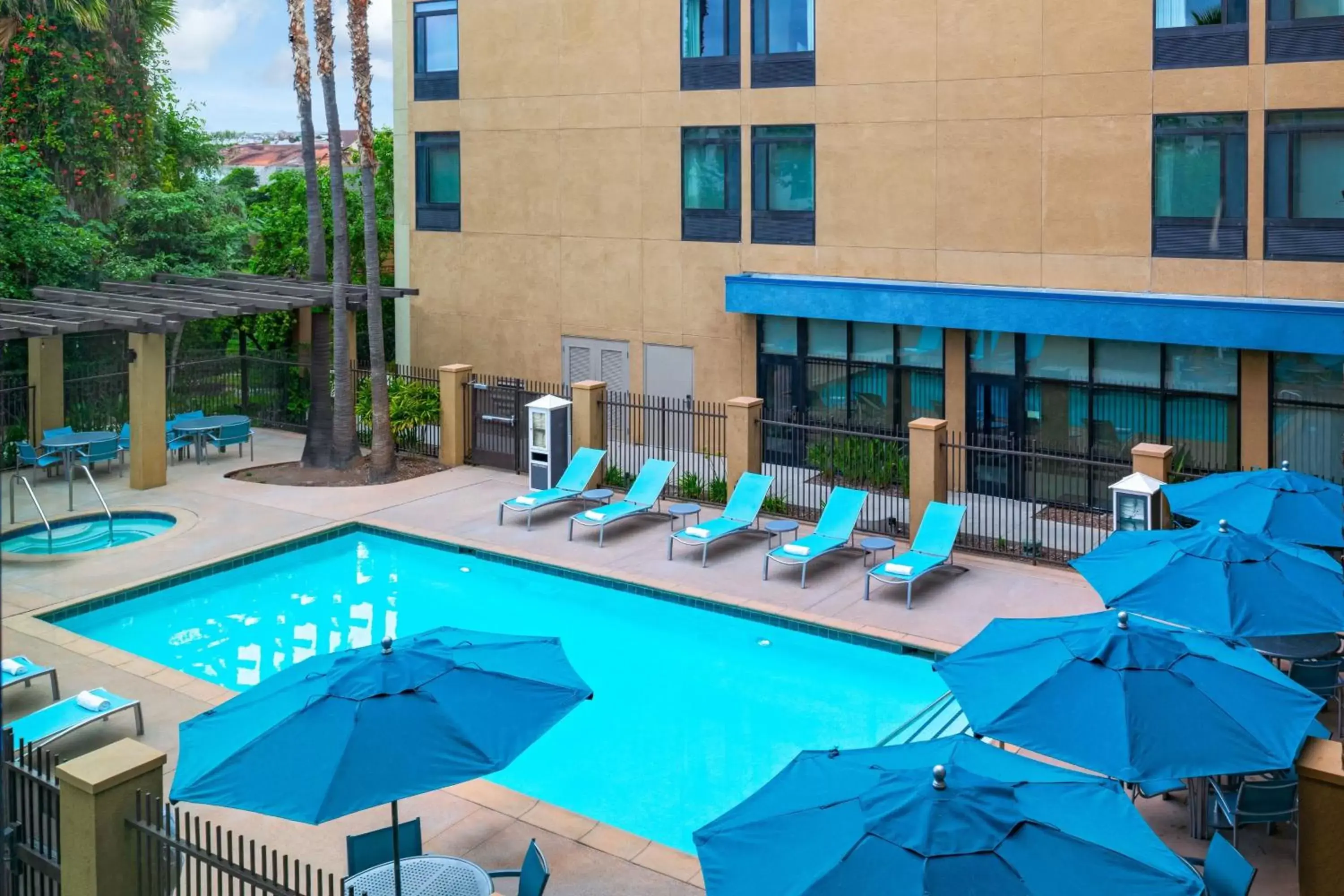 Swimming pool, Pool View in Springhill Suites by Marriott Anaheim Maingate
