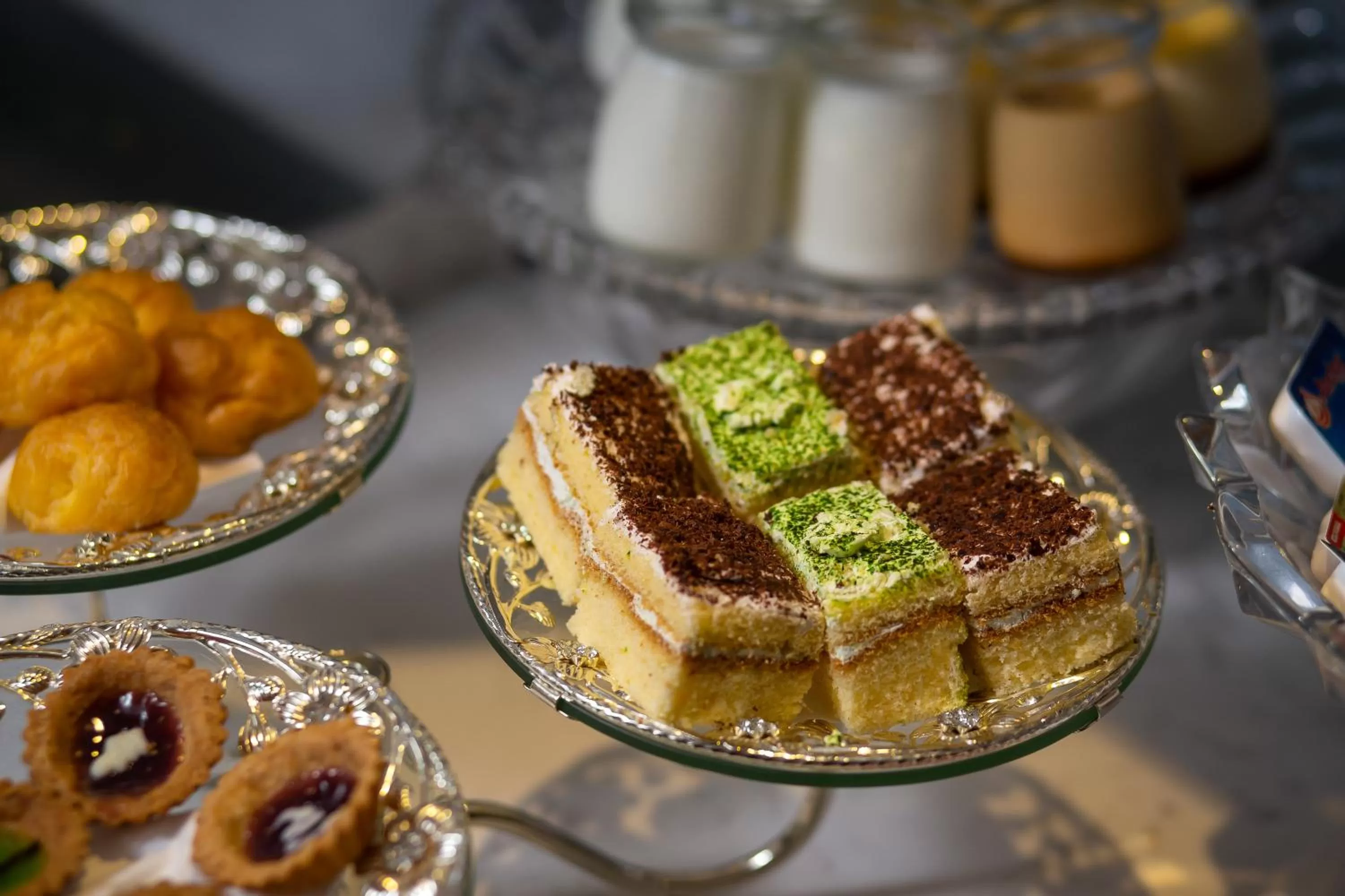 Restaurant/places to eat in 22land Residence Hotel 71 Hang Bong Premium