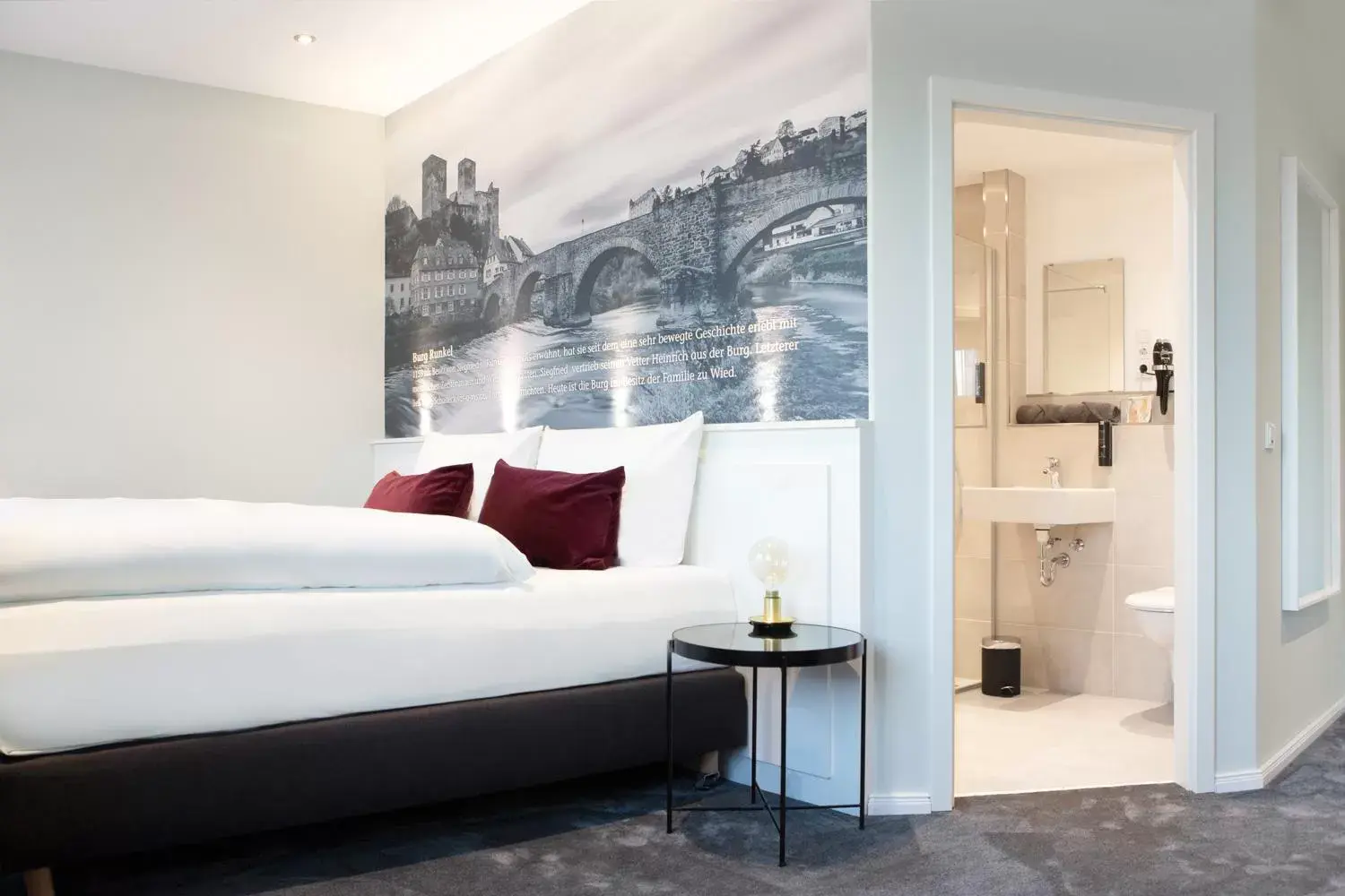 Superior Double or Twin Room with City View in Hotel Huss Limburg Superior Double or Twin Room with City View in Hotel Huss Limburg