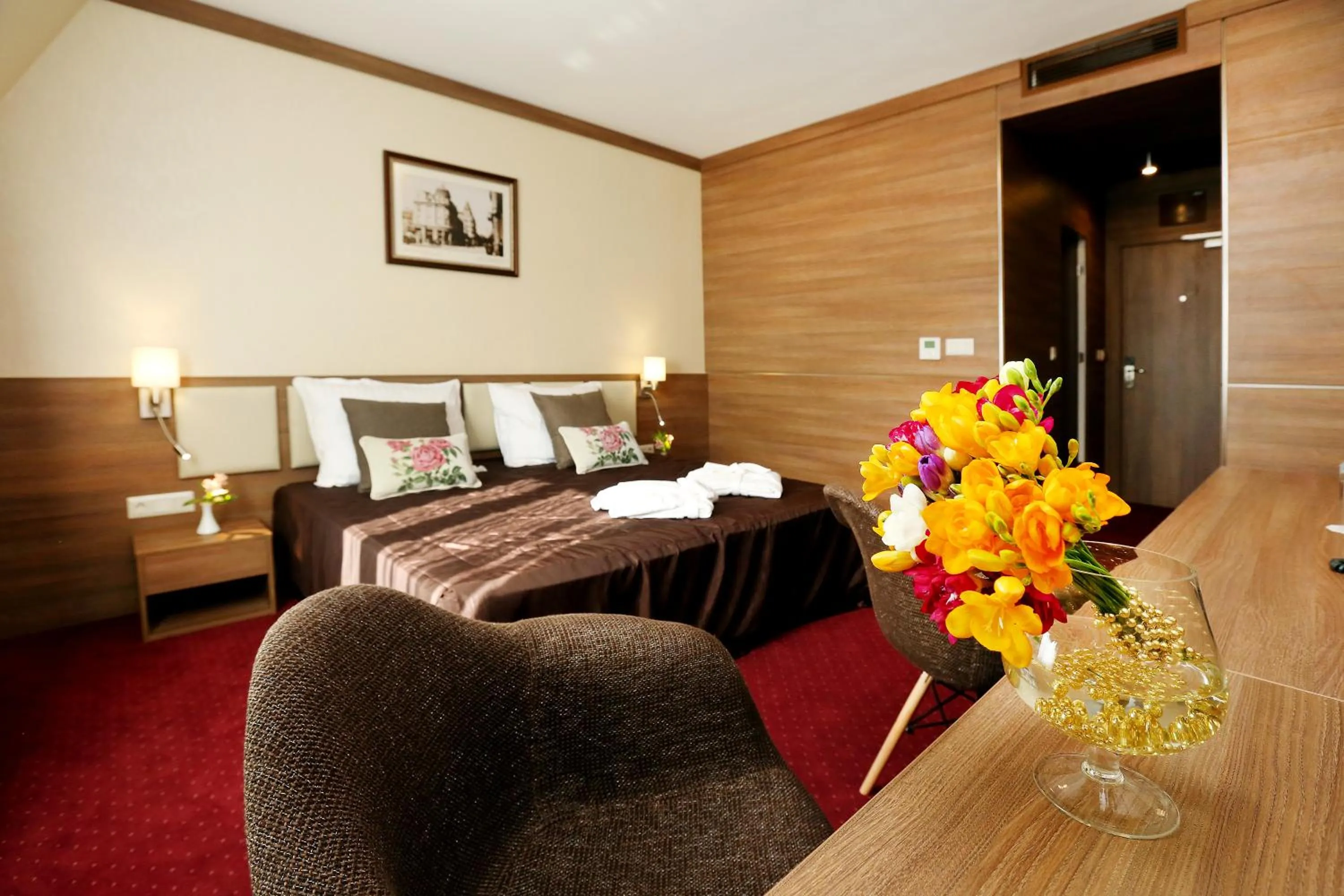 Bedroom, Bed in Hotel COOP, Sofia