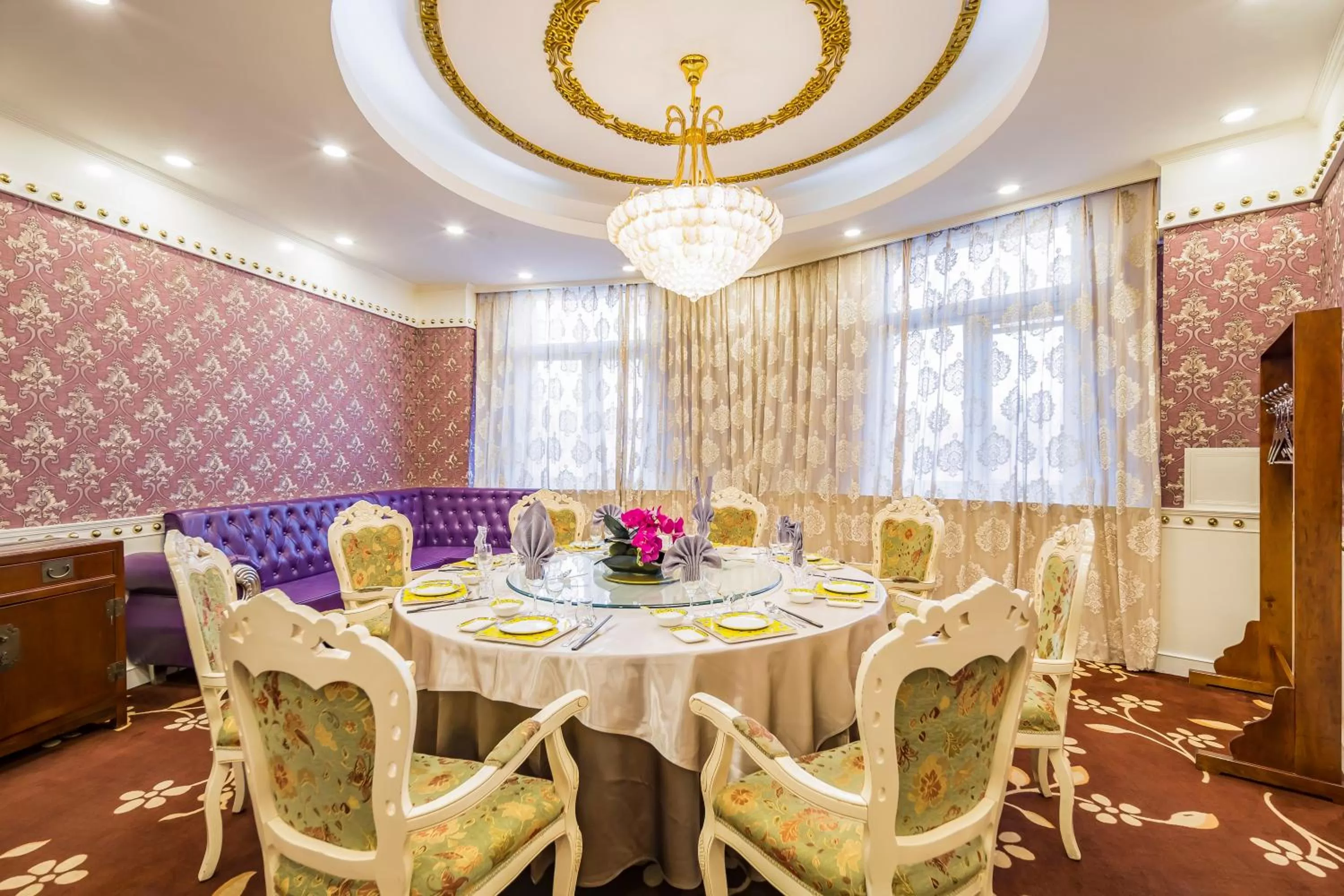 Restaurant/places to eat in Beijing Commercial Business Hotel