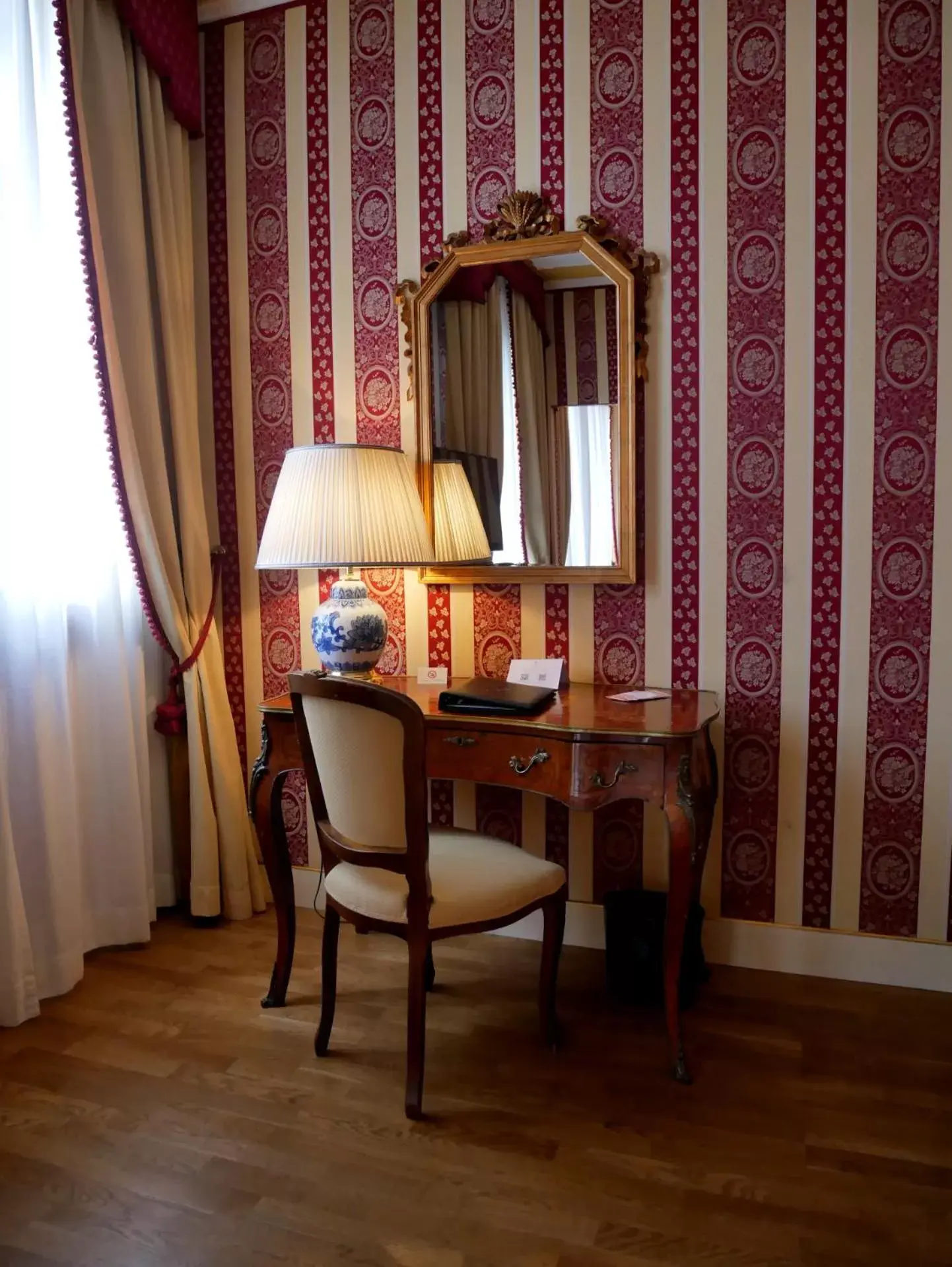 Bedroom, Seating Area in Sina Palazzo Sant'Angelo