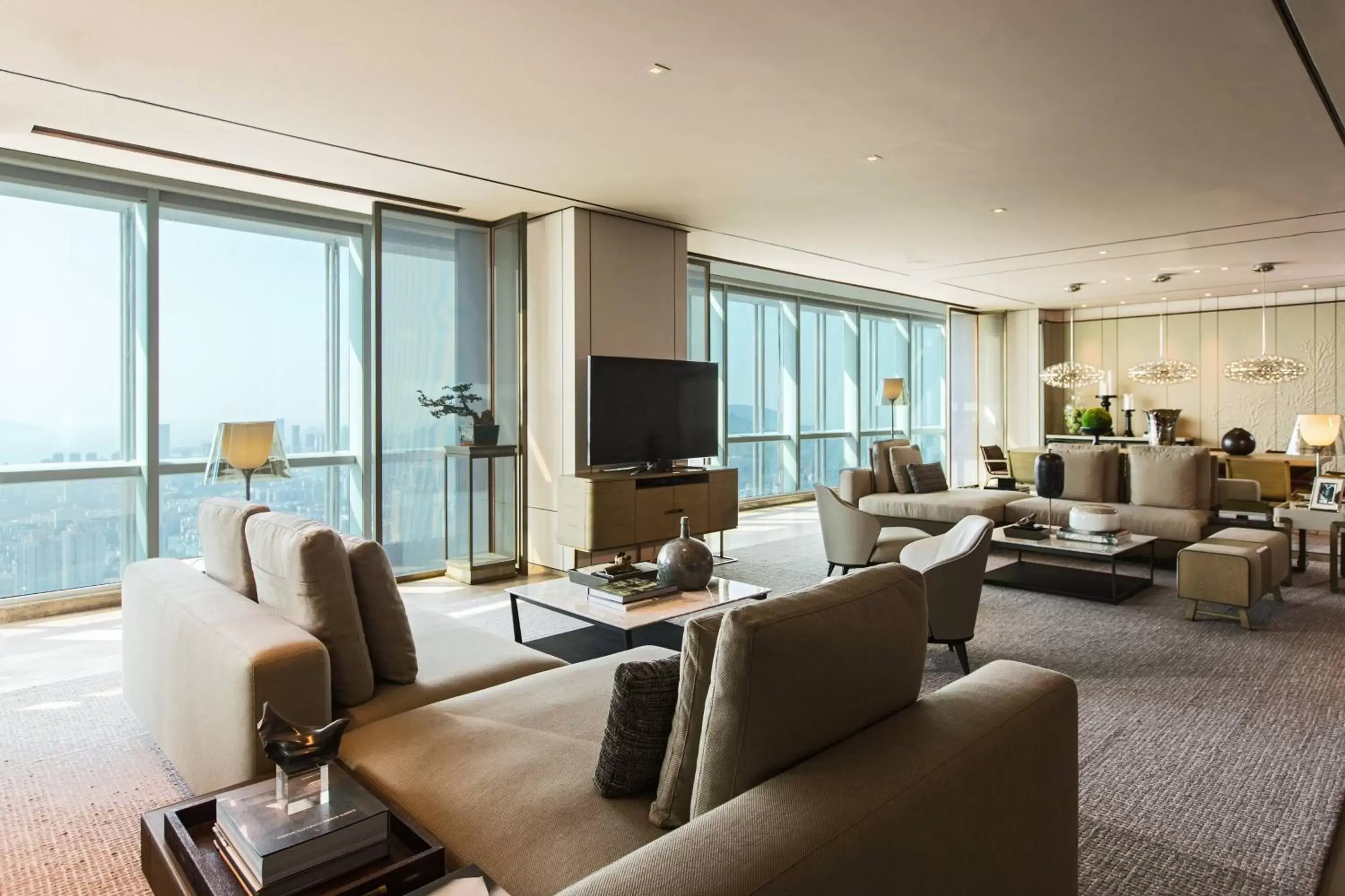 Living room, Seating Area in Shenzhen Marriott Hotel Nanshan