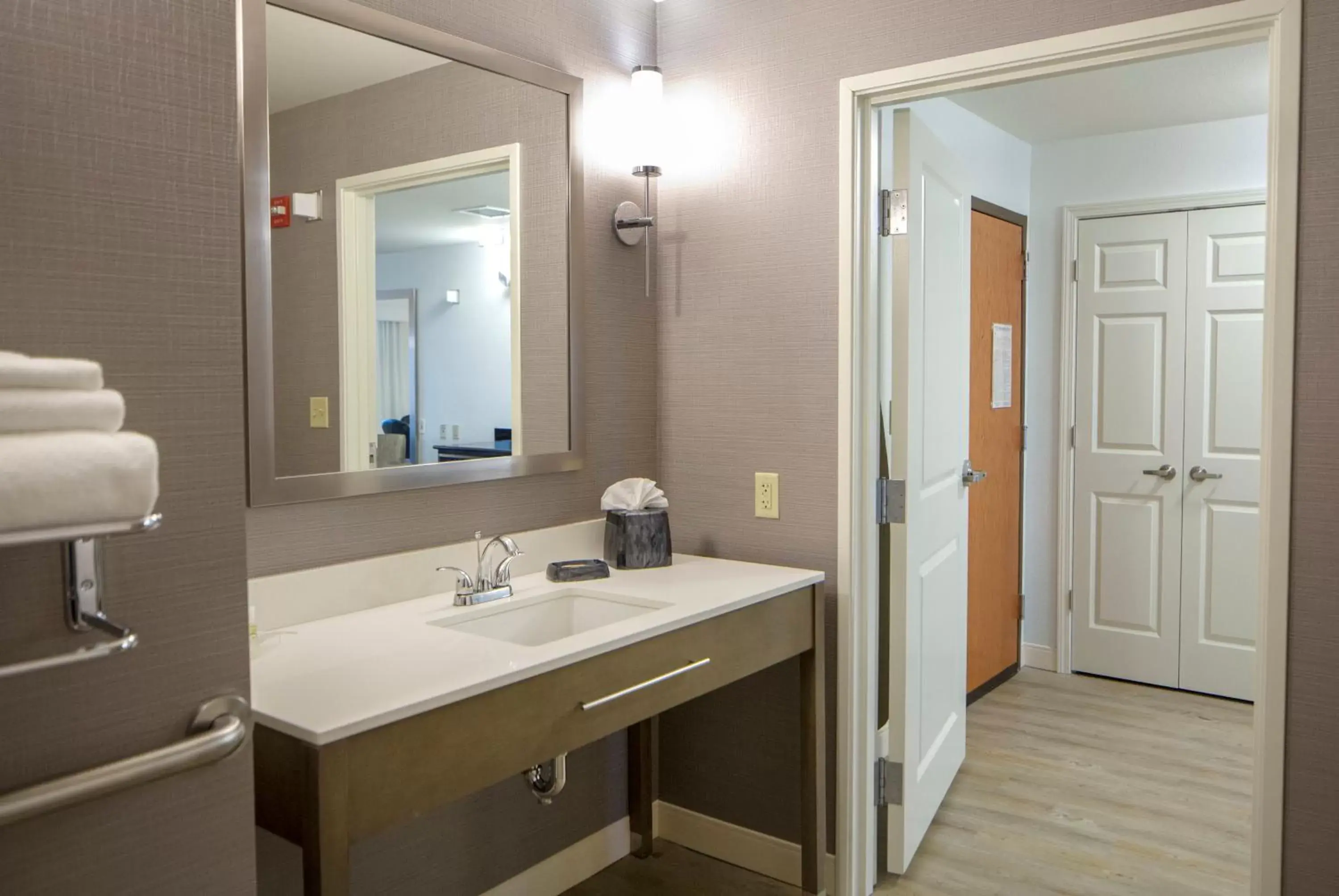 Photo of the whole room, Bathroom in Holiday Inn Hotel & Suites Bloomington Airport, an IHG Hotel