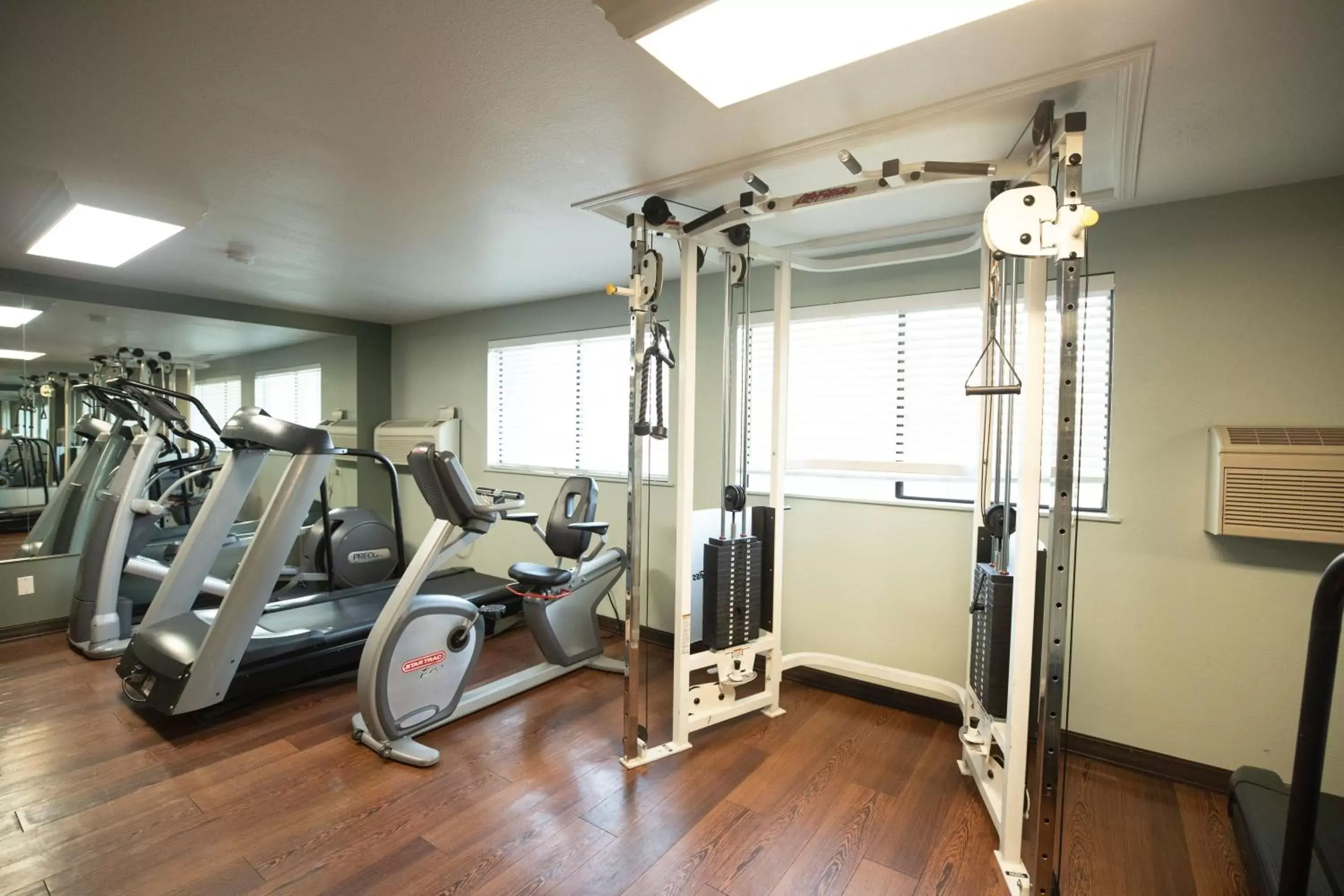 Fitness centre/facilities, Fitness Center/Facilities in Oxford Suites Lancaster