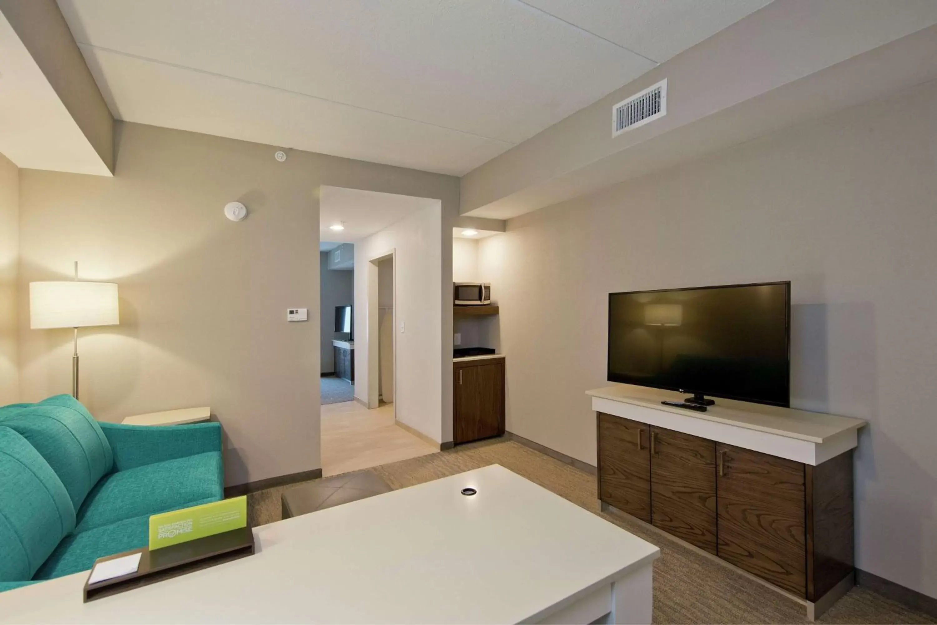 Living room, TV/Entertainment Center in Hilton Garden Inn Martinsburg