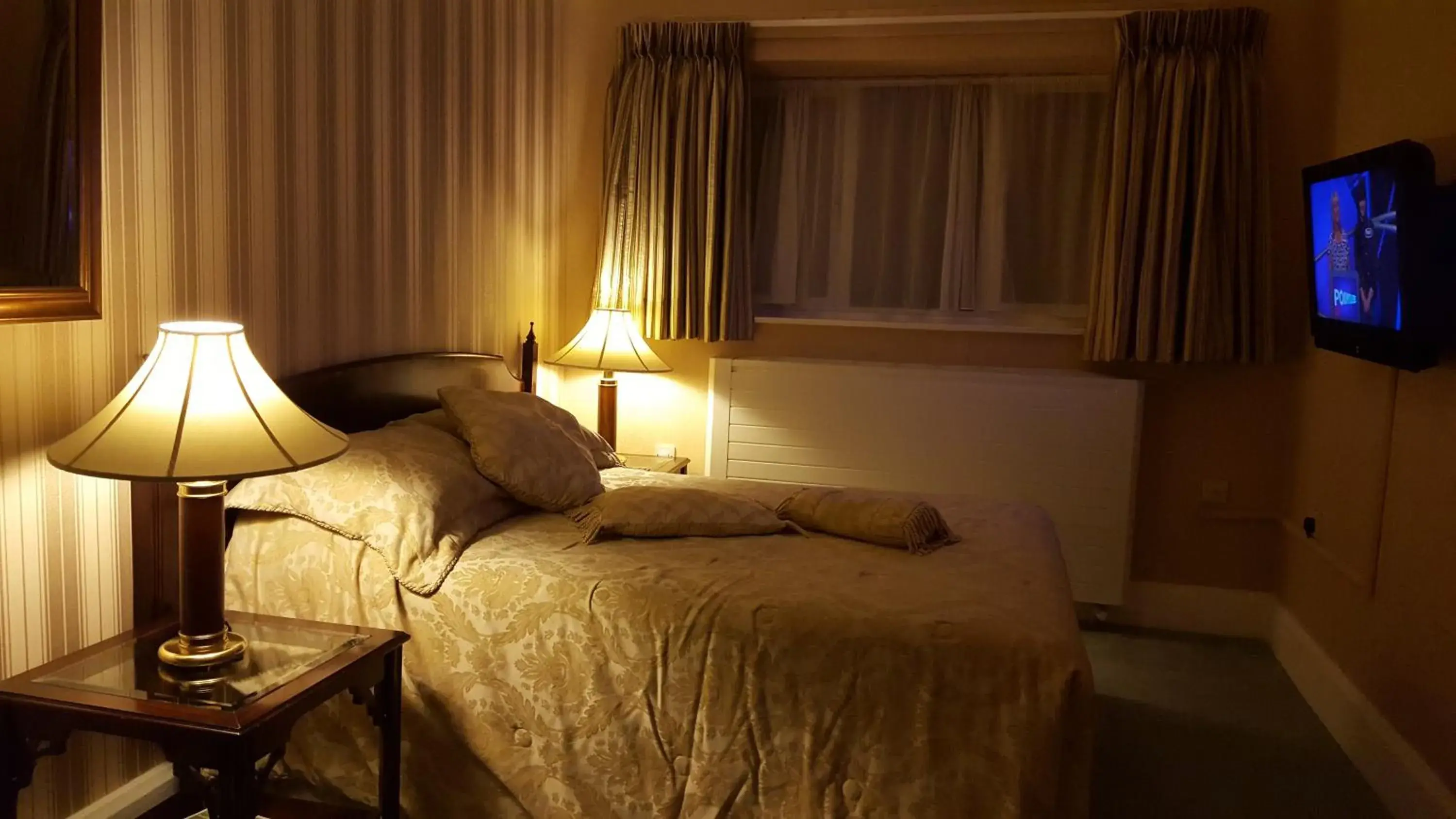 Photo of the whole room, Bed in Beech House Hotel