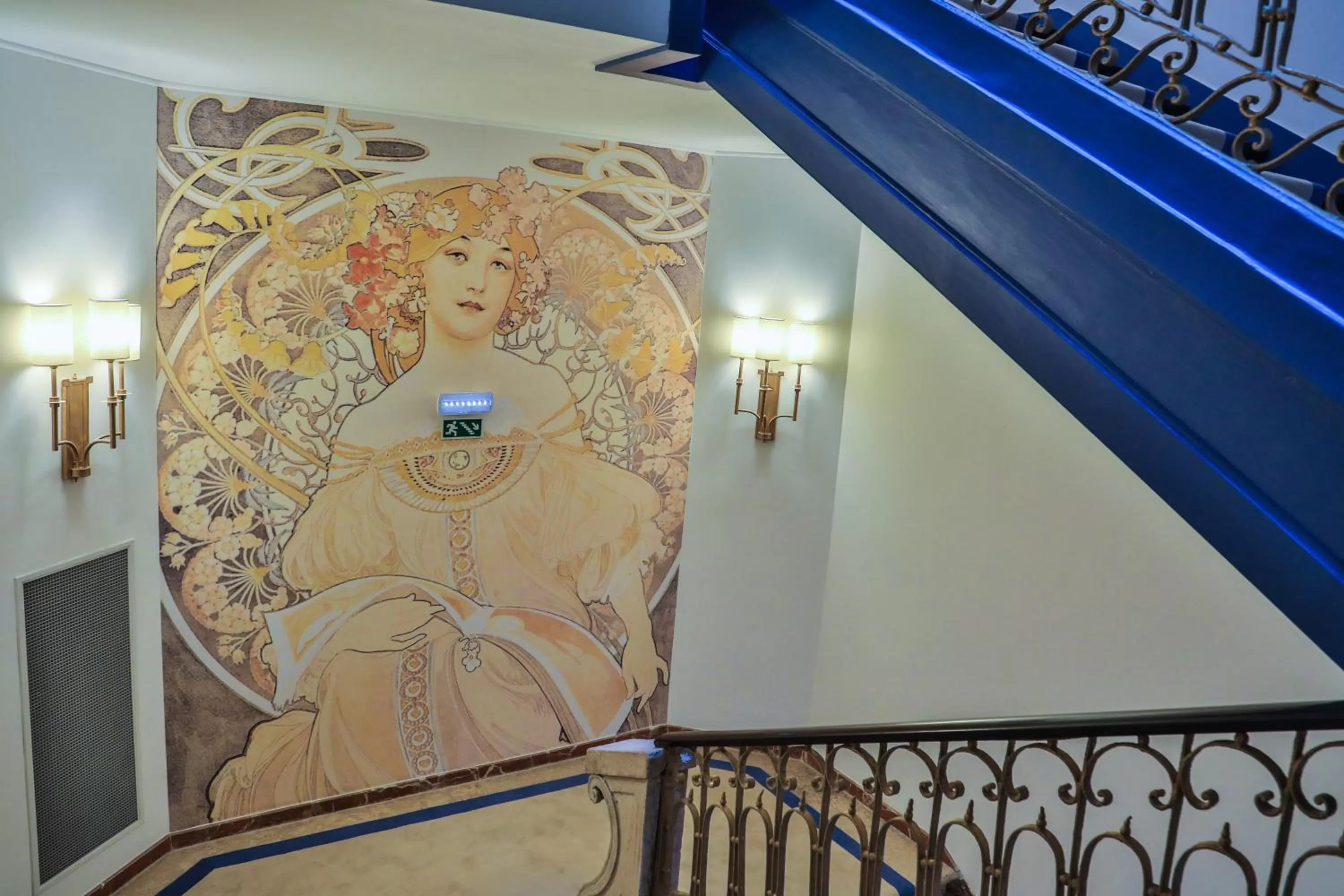 Decorative detail in Casual Belle Epoque Lisboa