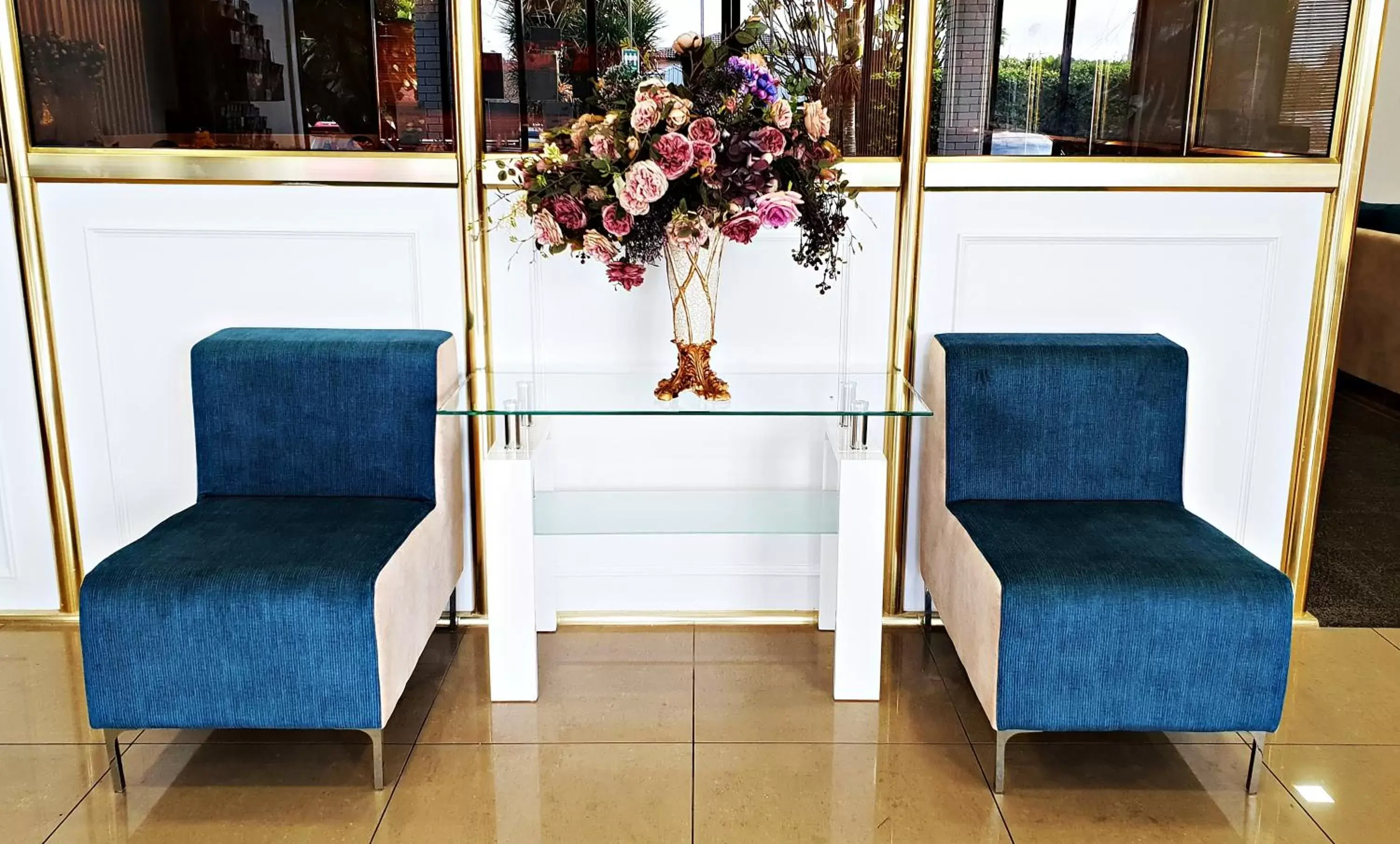 Lobby or reception, Seating Area in Airport Garden Inn Hotel & Conference Centre