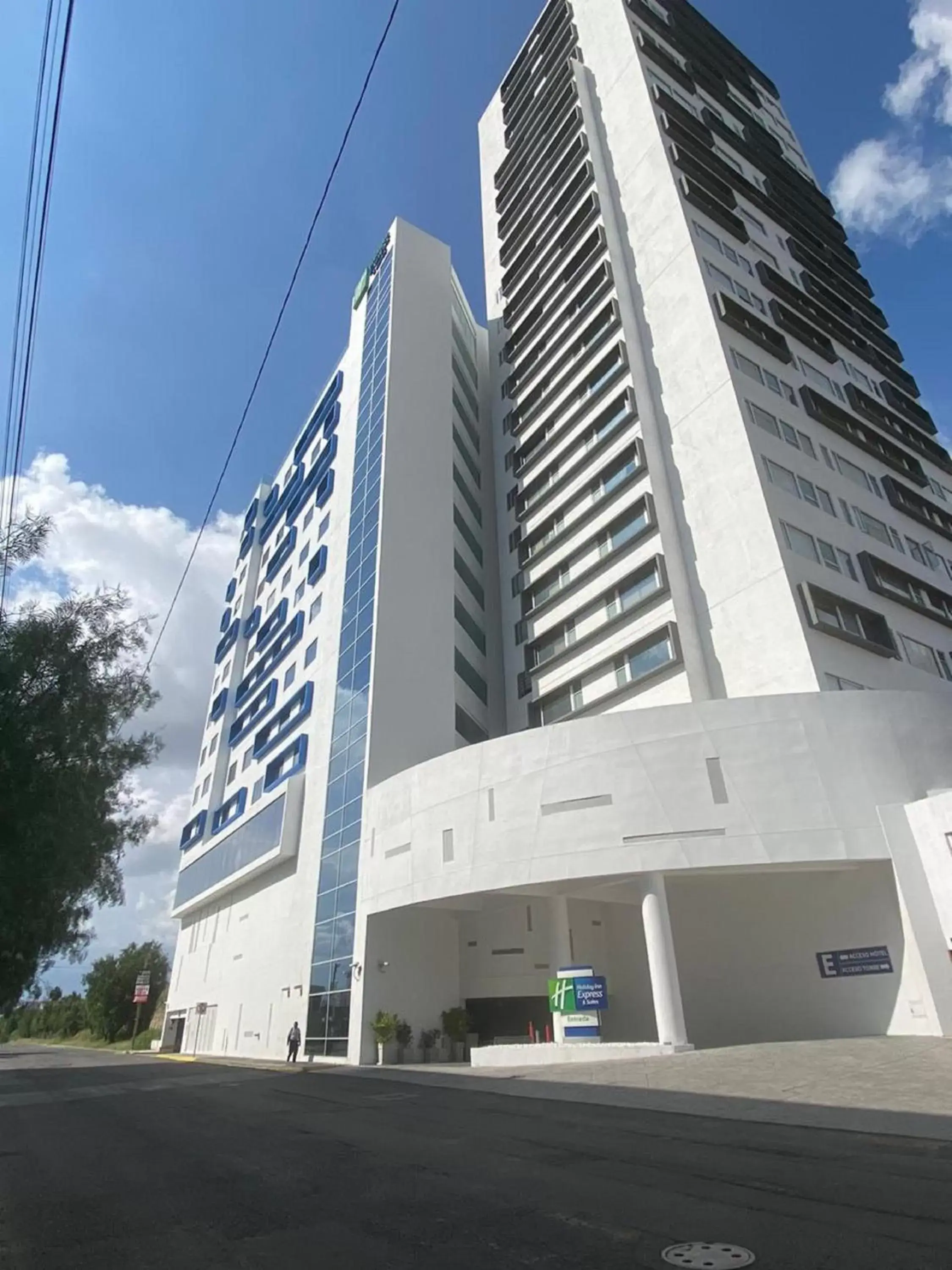 Property Building in Holiday Inn Express & Suites Puebla Angelopolis, an IHG Hotel