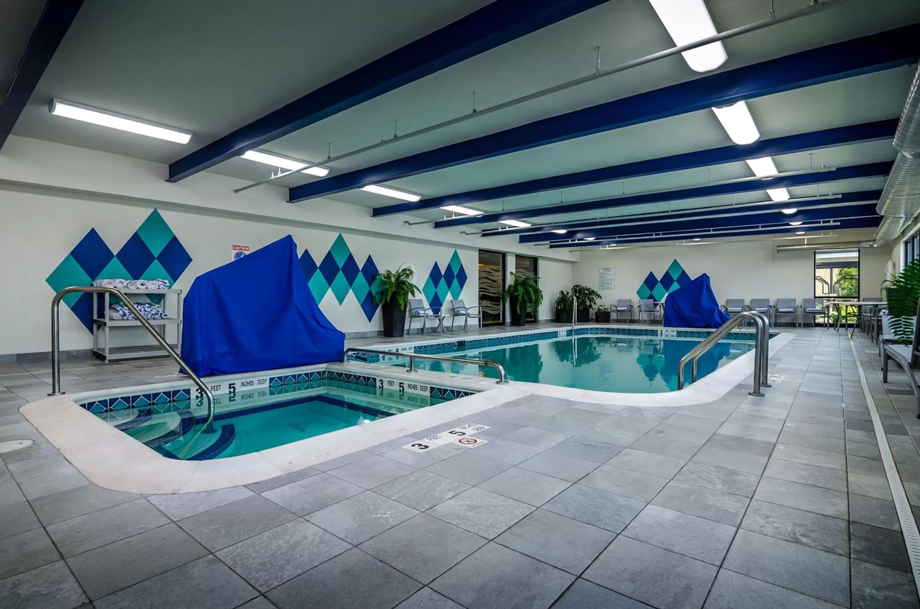 Swimming pool in Holiday Inn & Suites Syracuse Airport - Liverpool by IHG
