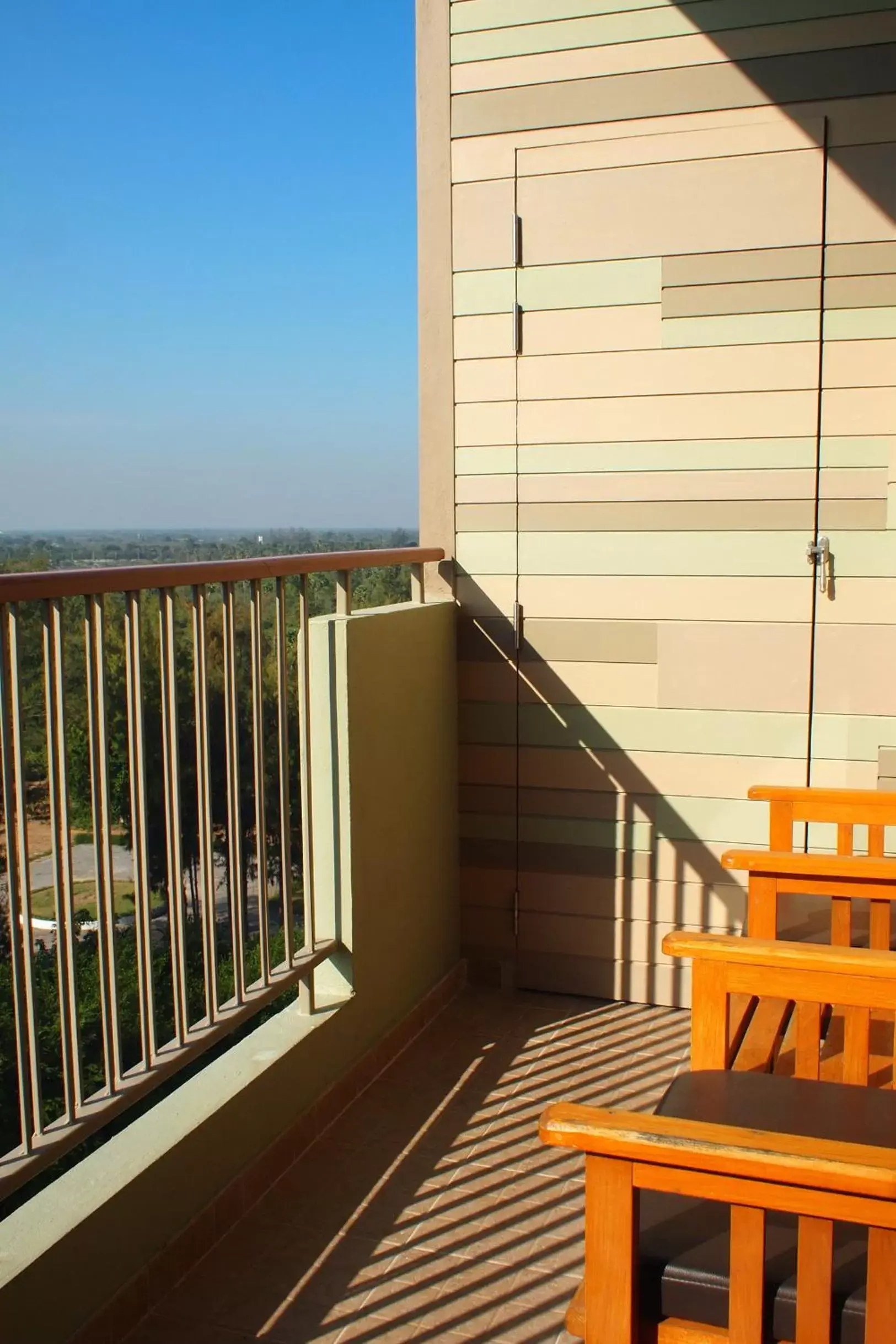 Mountain view, Balcony/Terrace in Long Beach Cha-Am Hotel