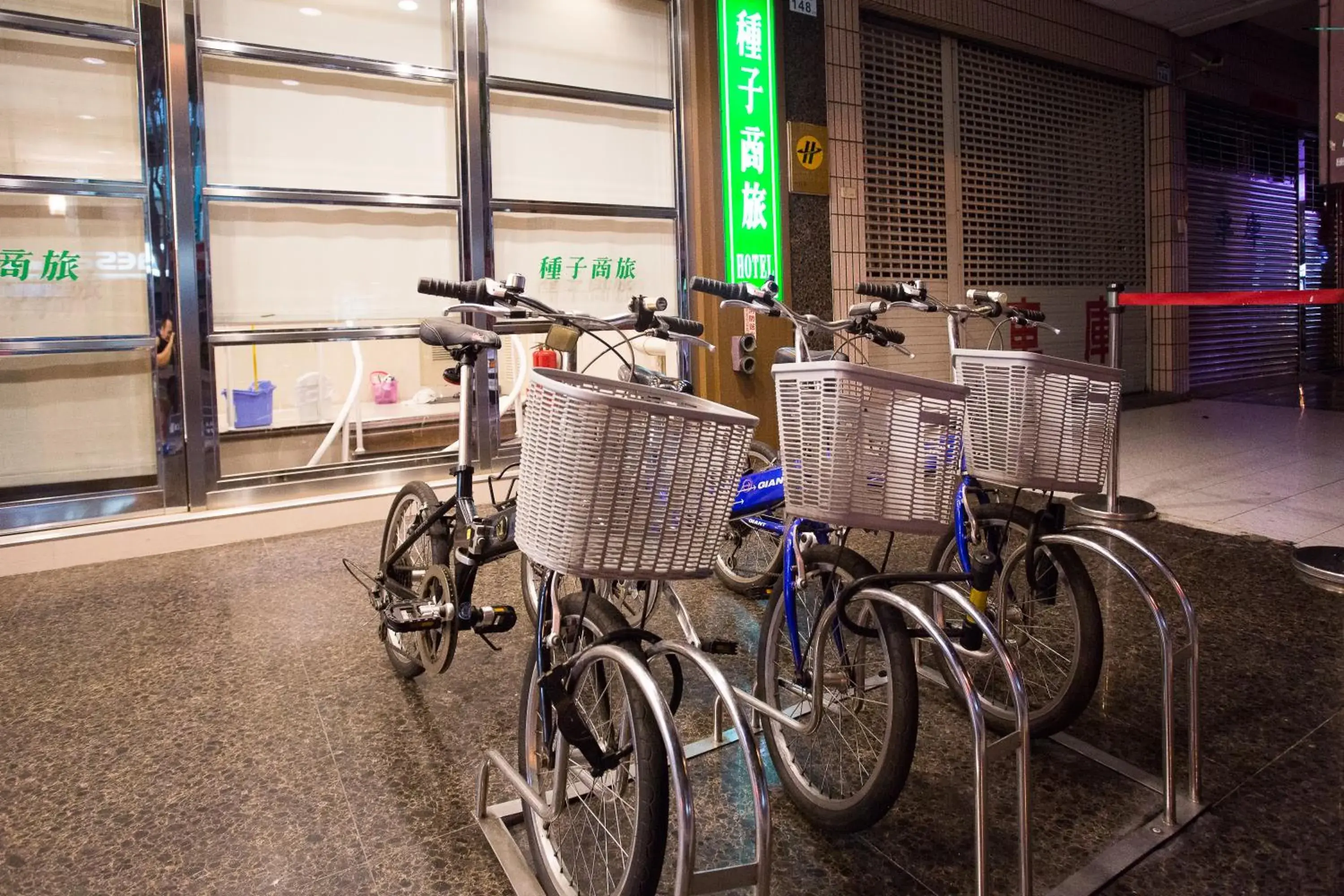 Cycling in Seed Hotel