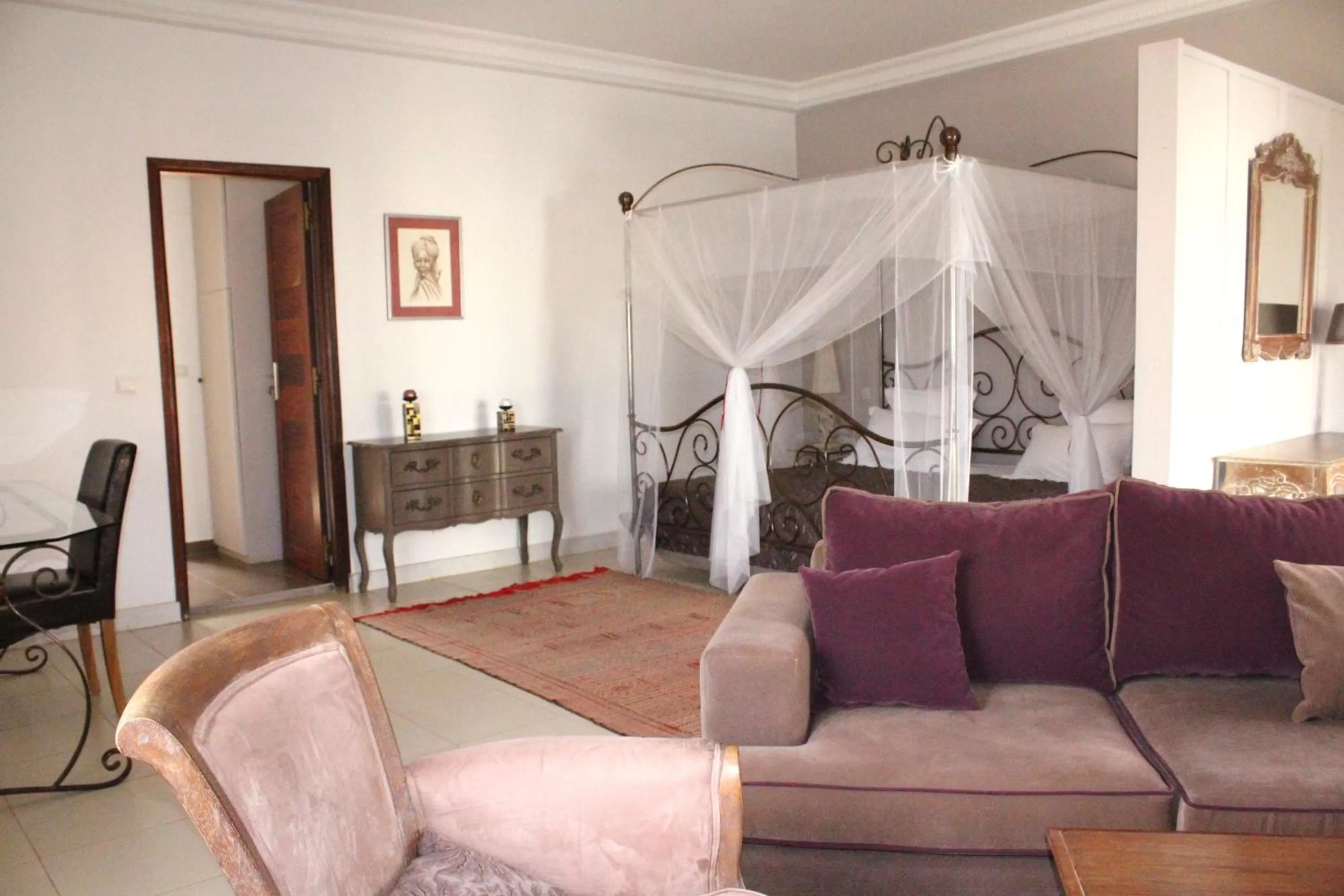 Photo of the whole room in La Résidence