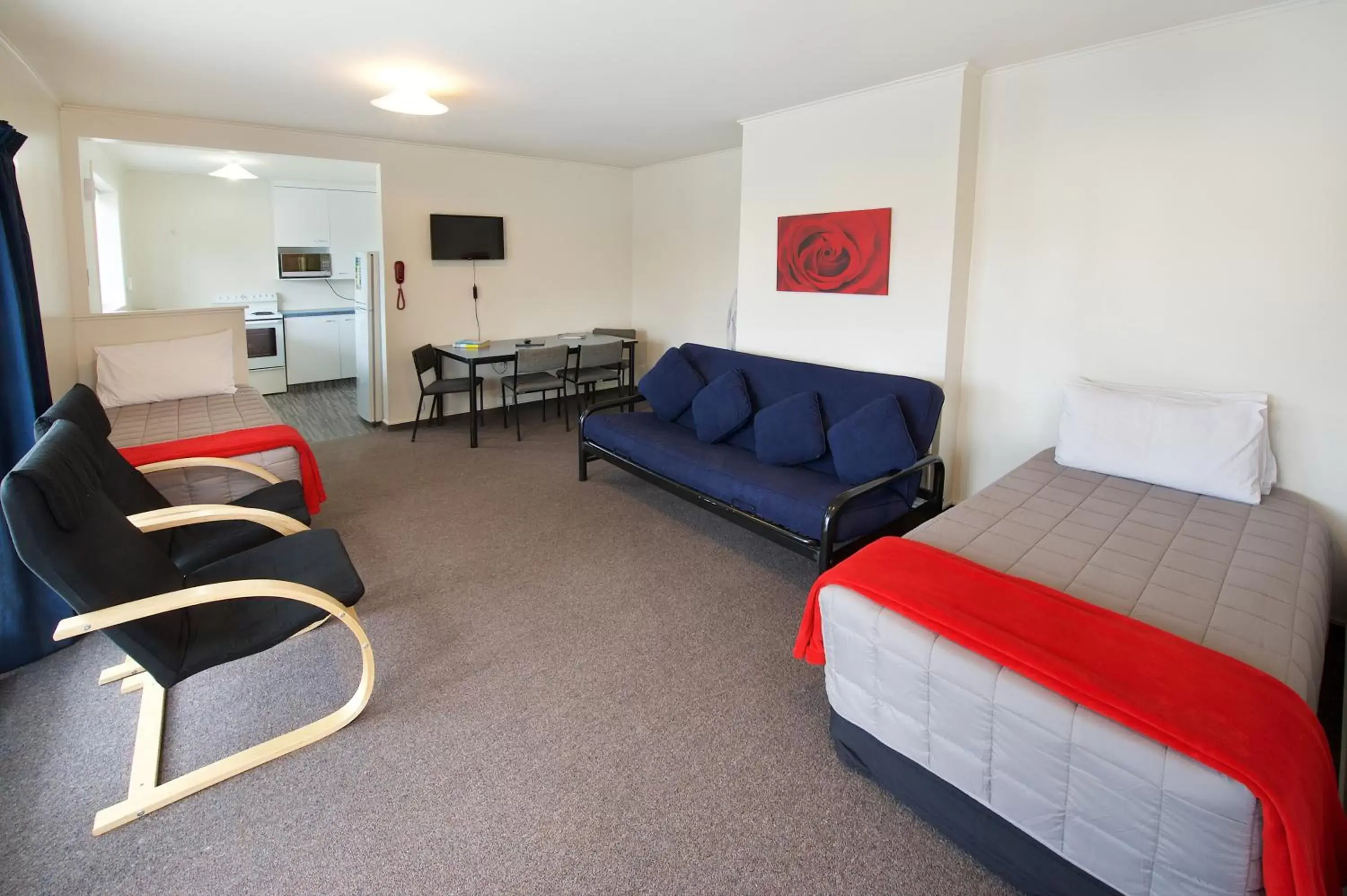 Living room, Seating Area in Ambassador Thermal Motel