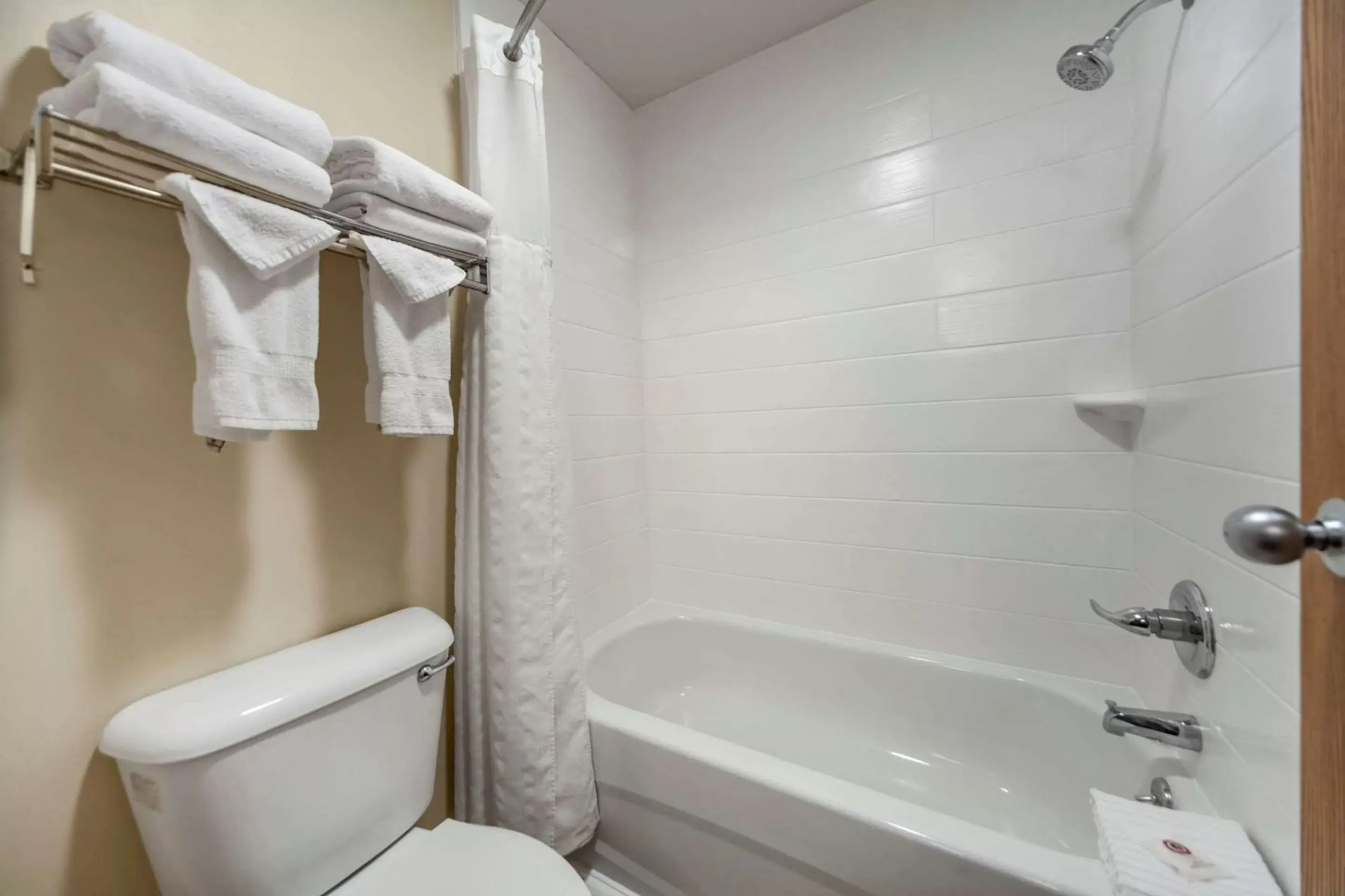 Photo of the whole room, Bathroom in Comfort Inn Valentine