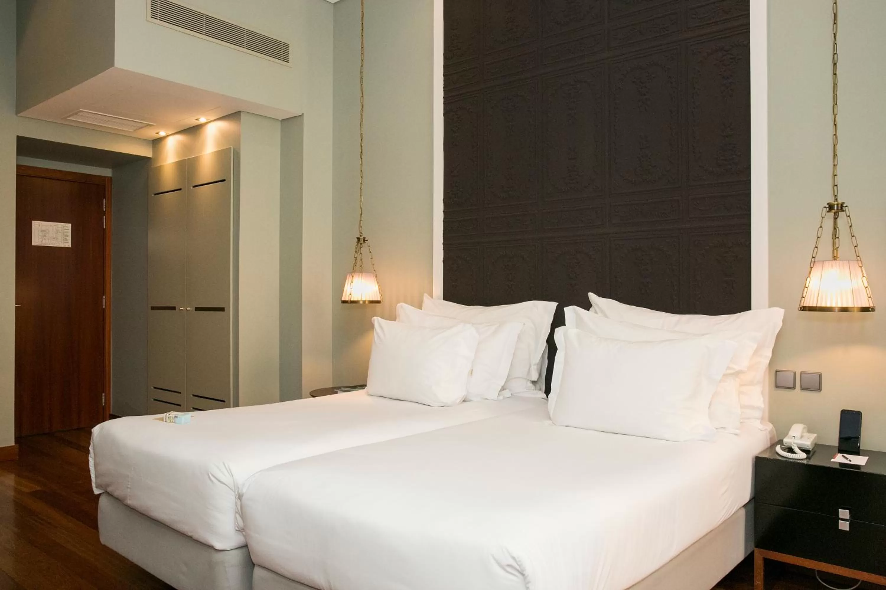 Bedroom, Bed in Pousada de Lisboa - Small Luxury Hotels Of The World