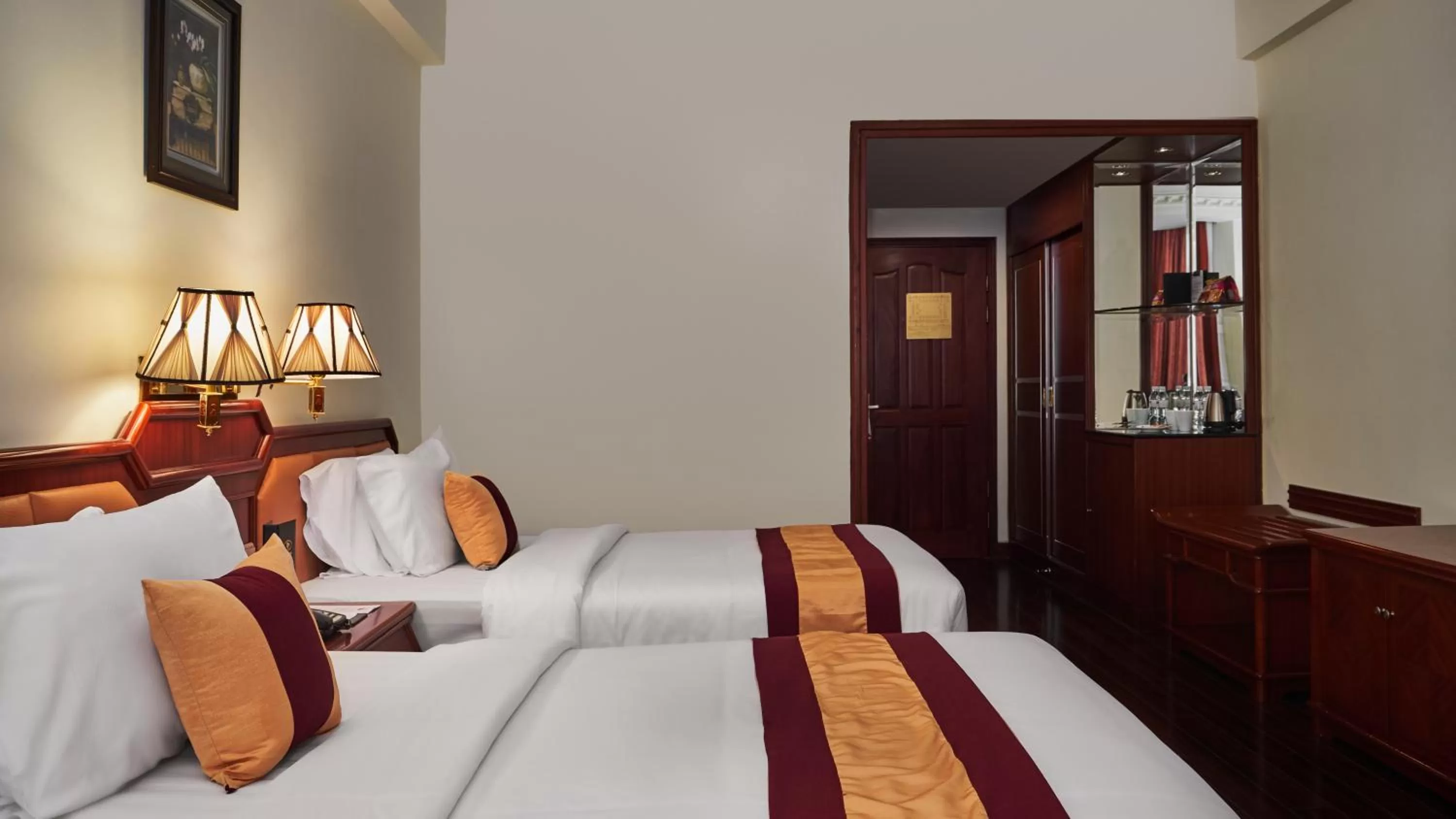 Bedroom, Bed in Phnom Penh Hotel