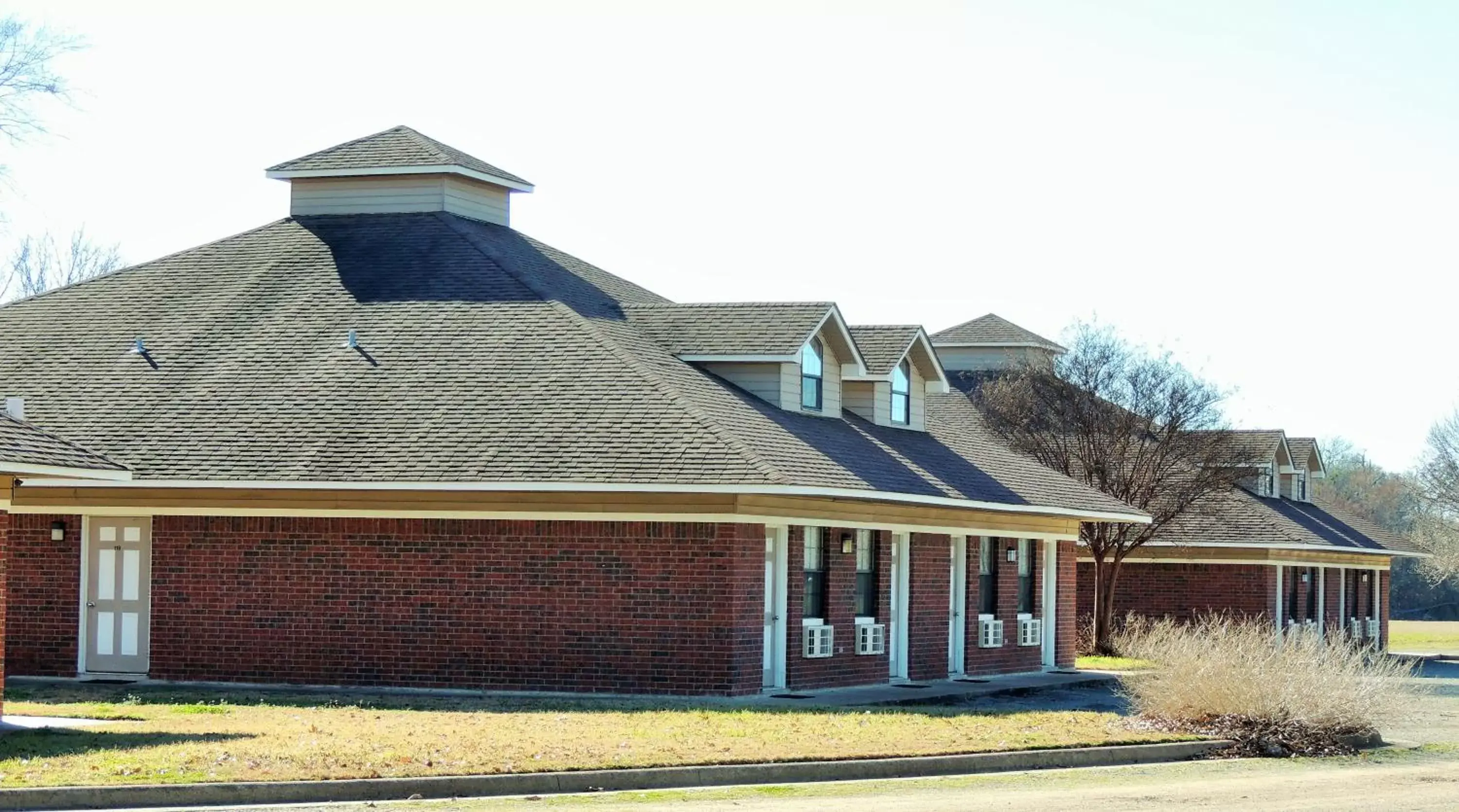 Property Building in Bent Tree Motel