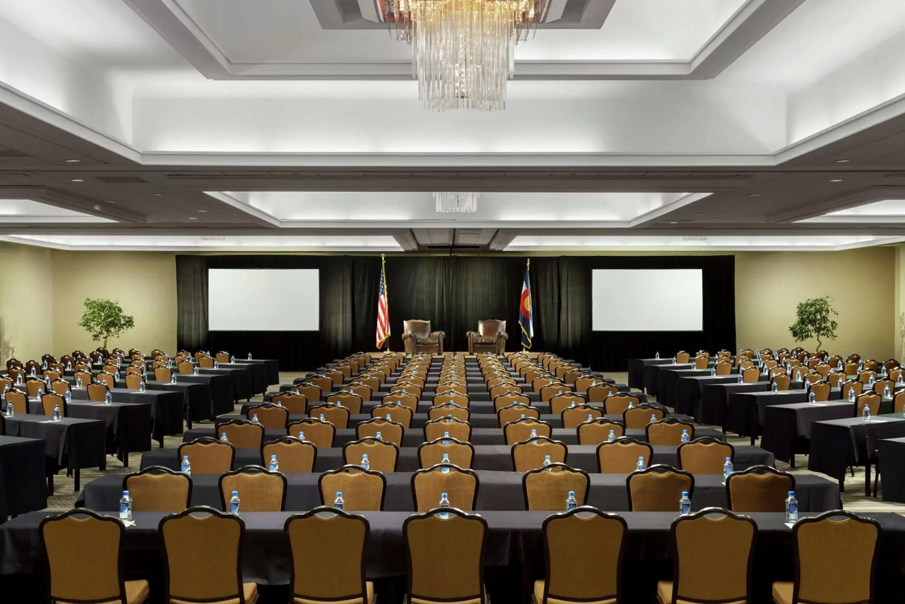 Meeting/conference room in DoubleTree by Hilton Colorado Springs