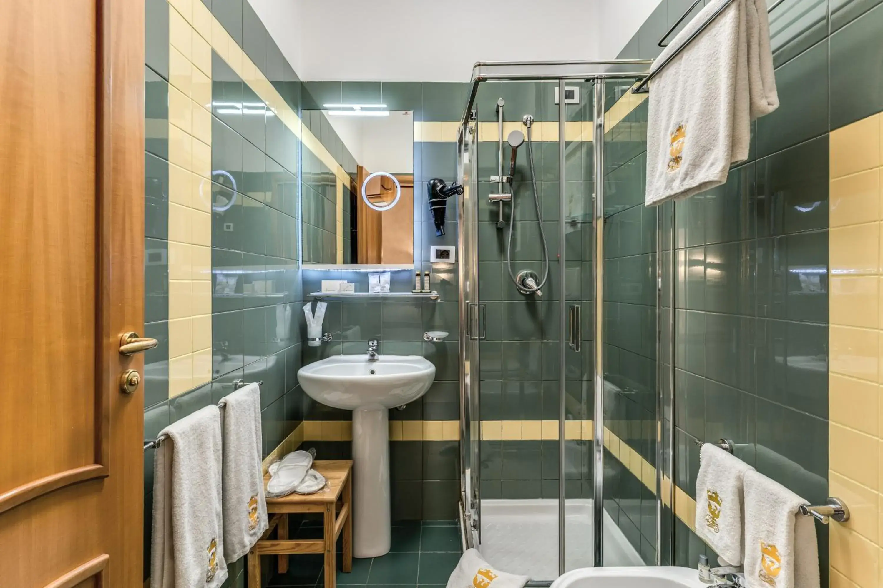 Bathroom in Artemisia Palace Hotel