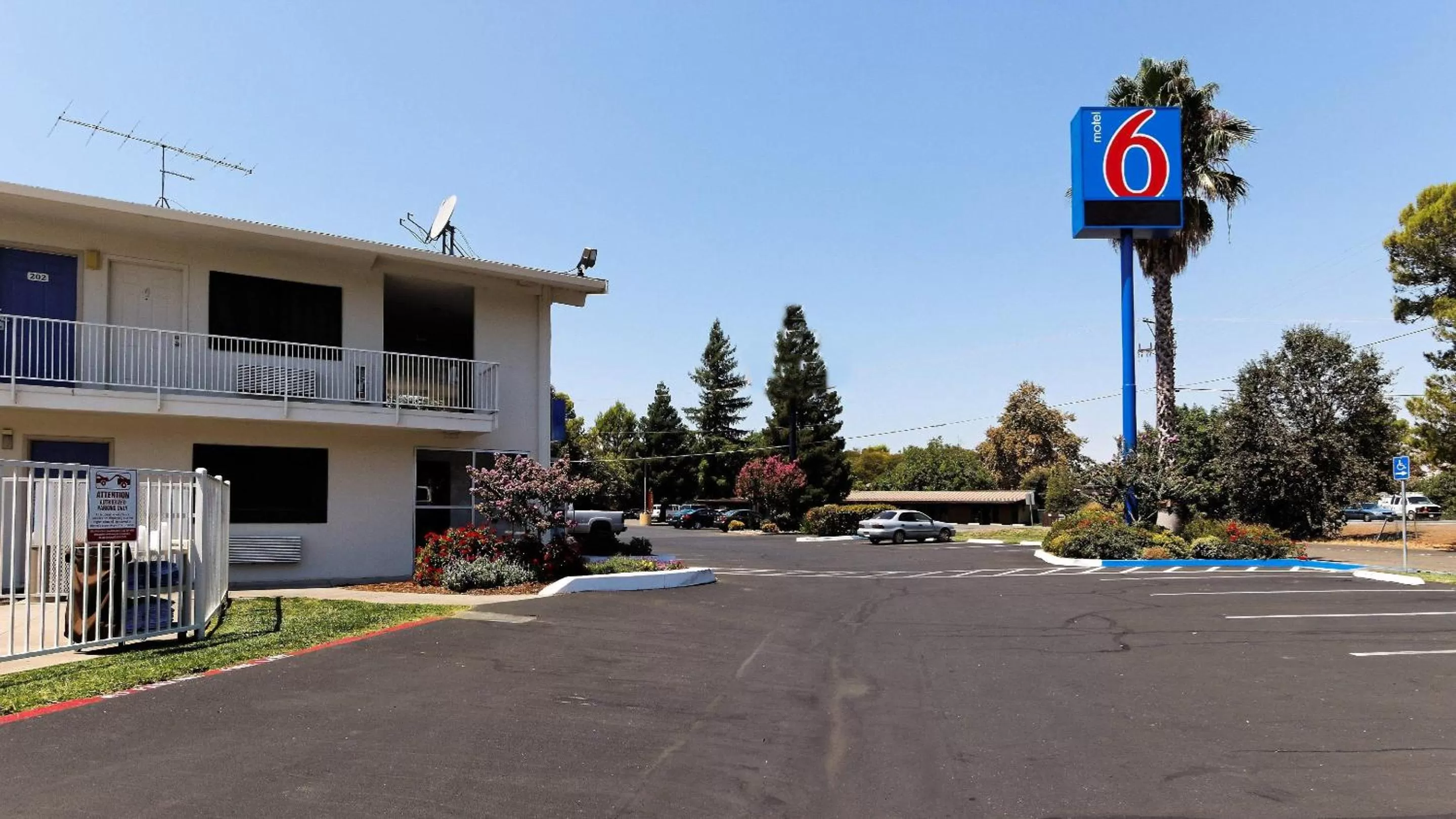 Property building in Motel 6-Chico, CA