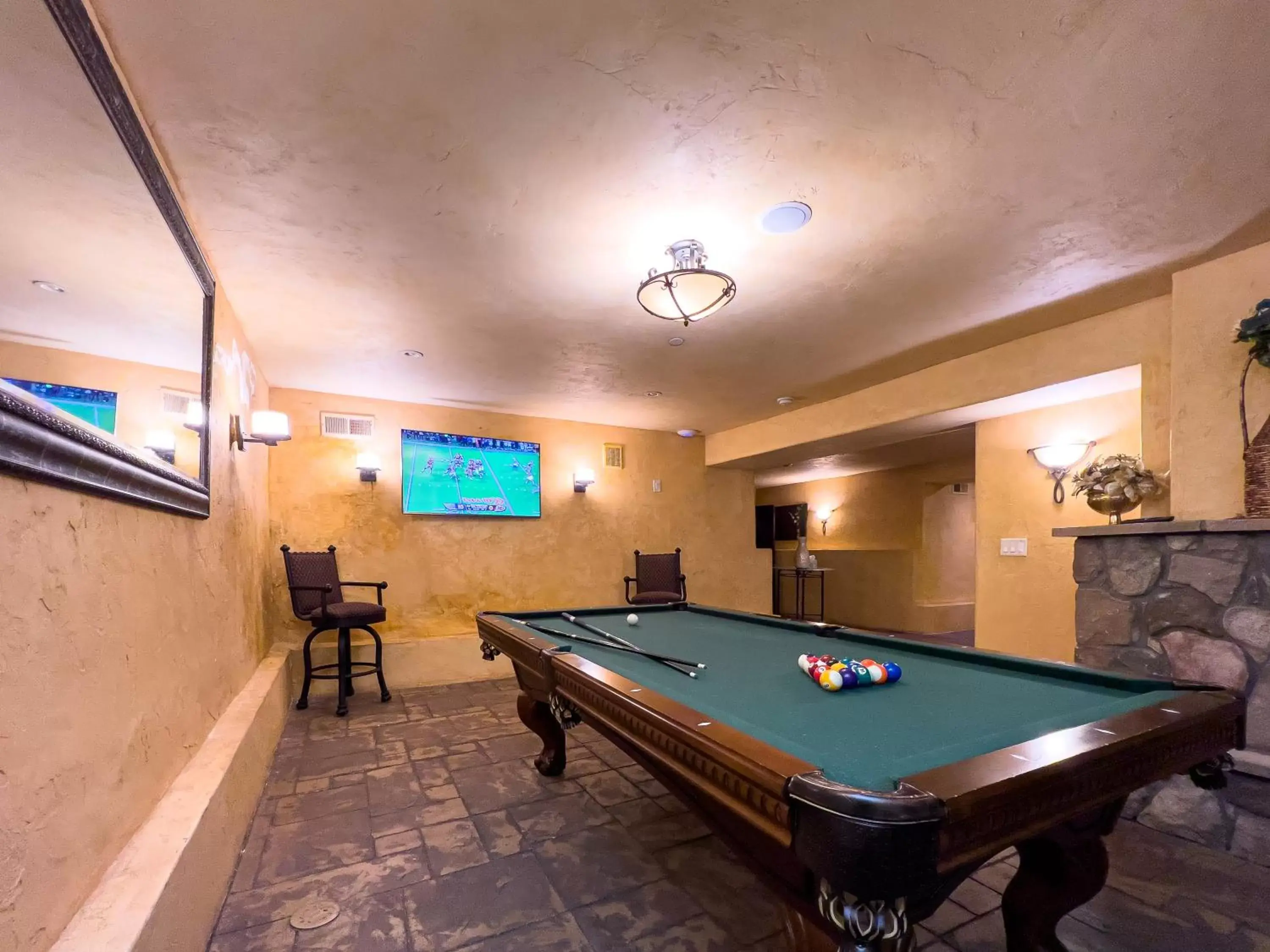 Billiard, Billiards in Chateau Coralini