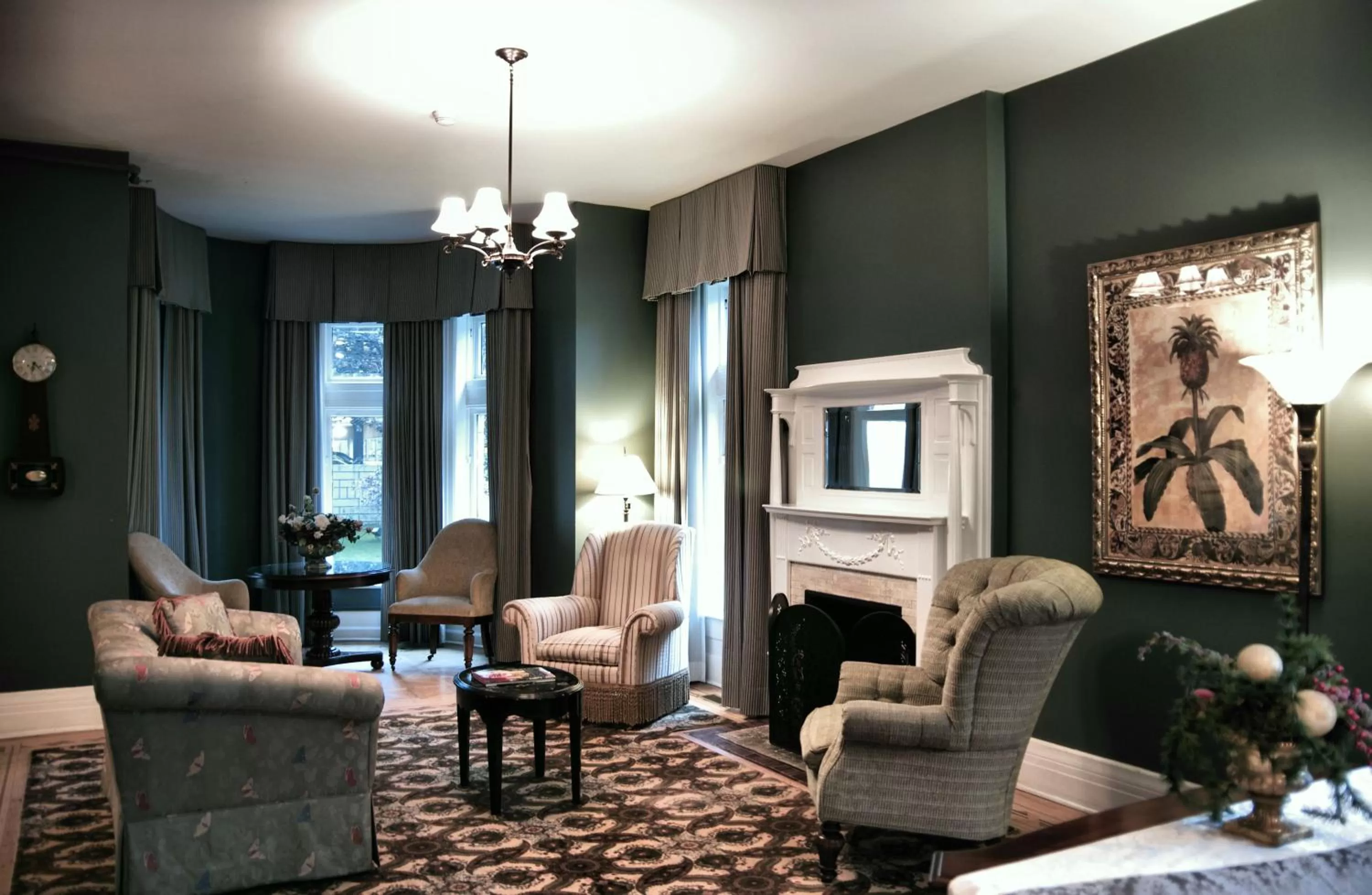 Communal lounge/ TV room in The Inn on Ferry Street