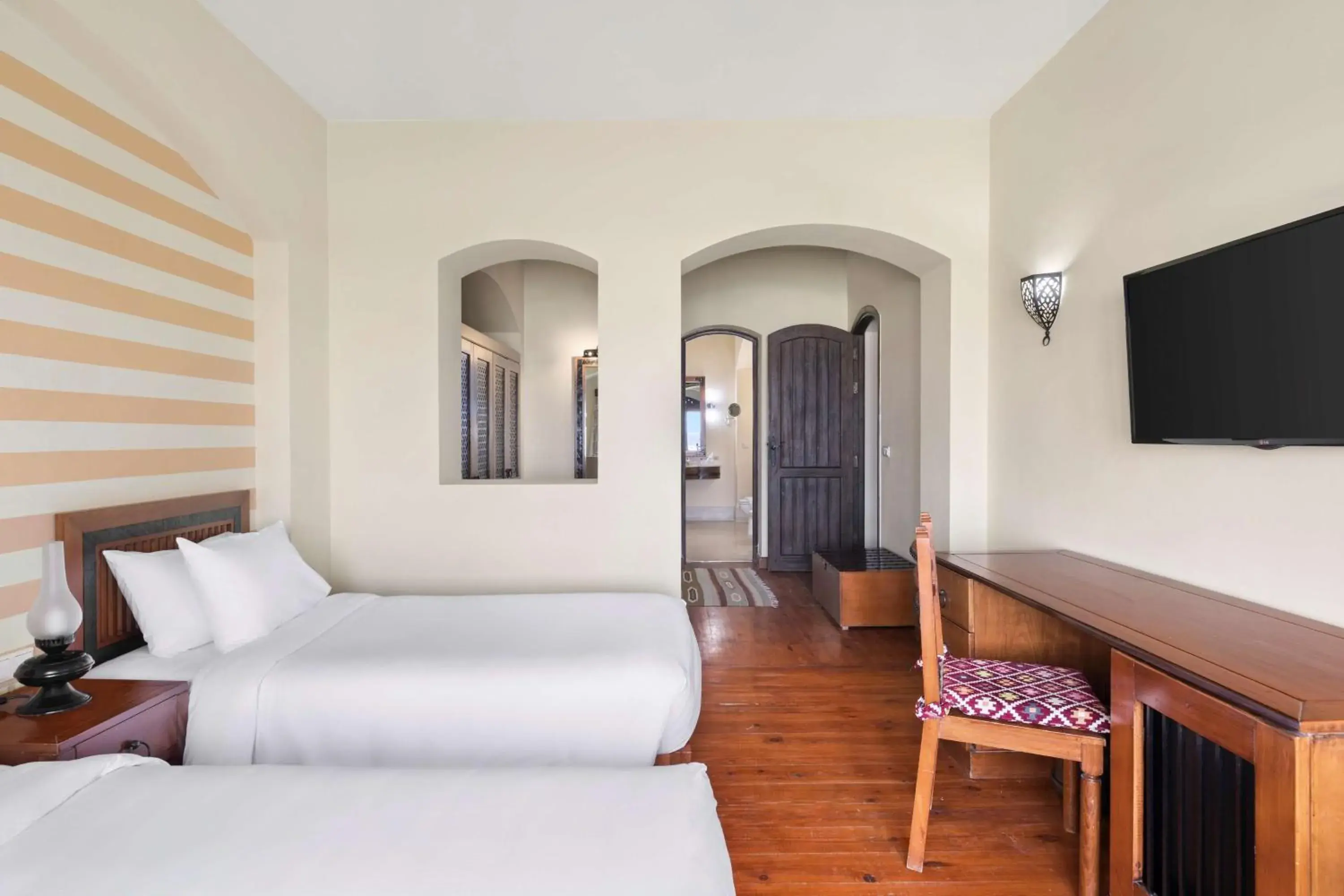 Bedroom, Seating Area in Radisson Blu Resort El Quseir