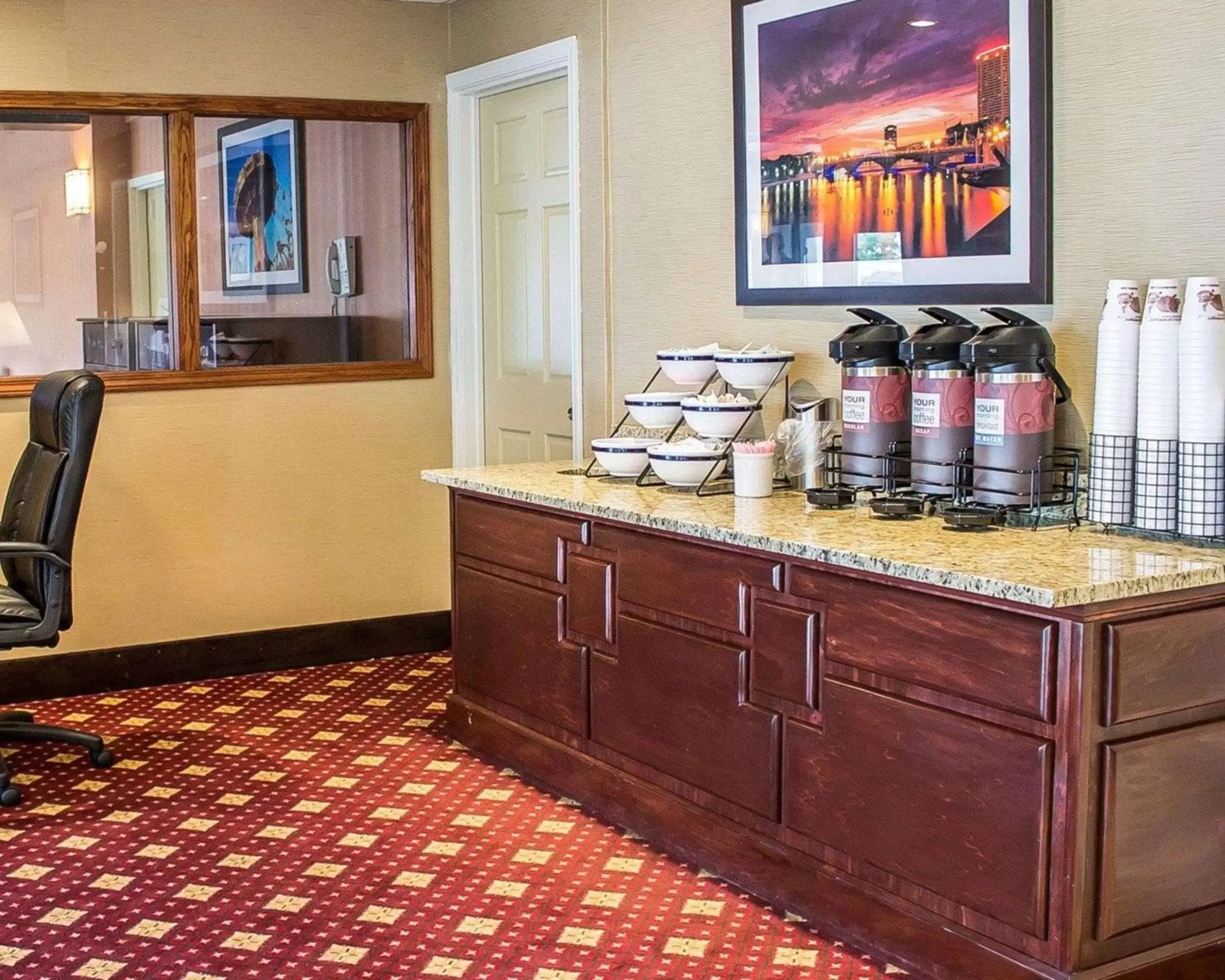 Lobby or reception in Norwood Inn & Suites Columbus