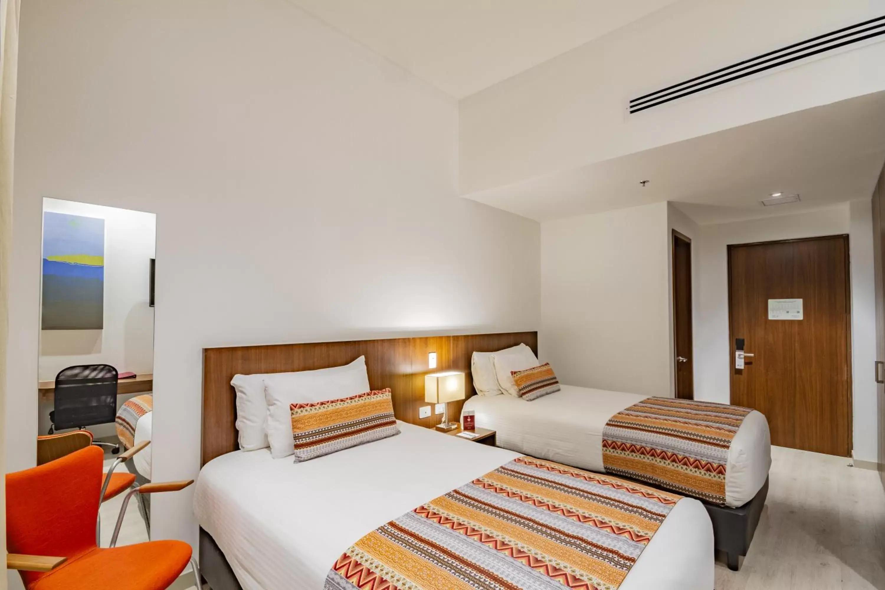 Bed in Best Western Plus Santa Marta Hotel