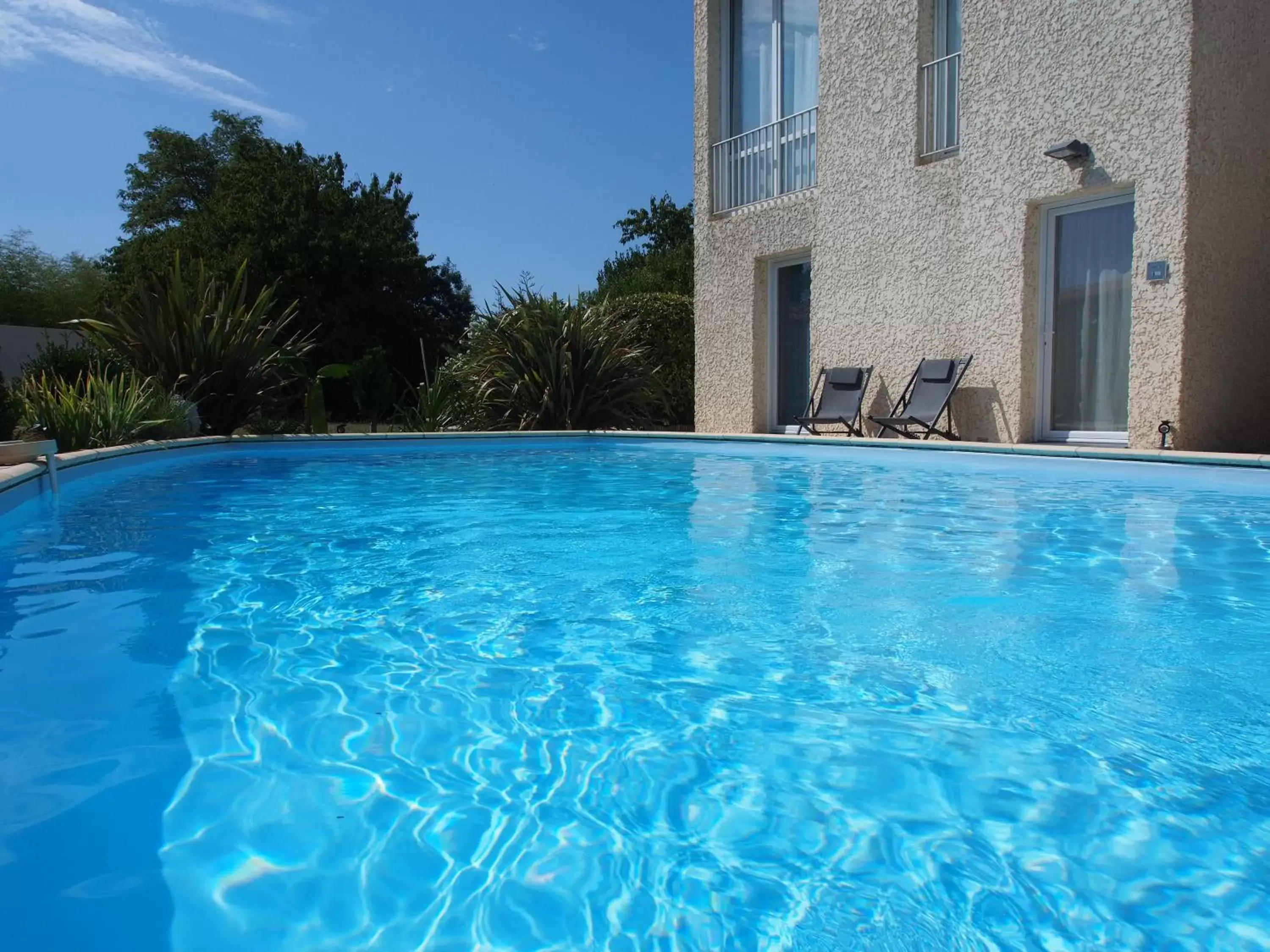Property building, Swimming Pool in La Charentine