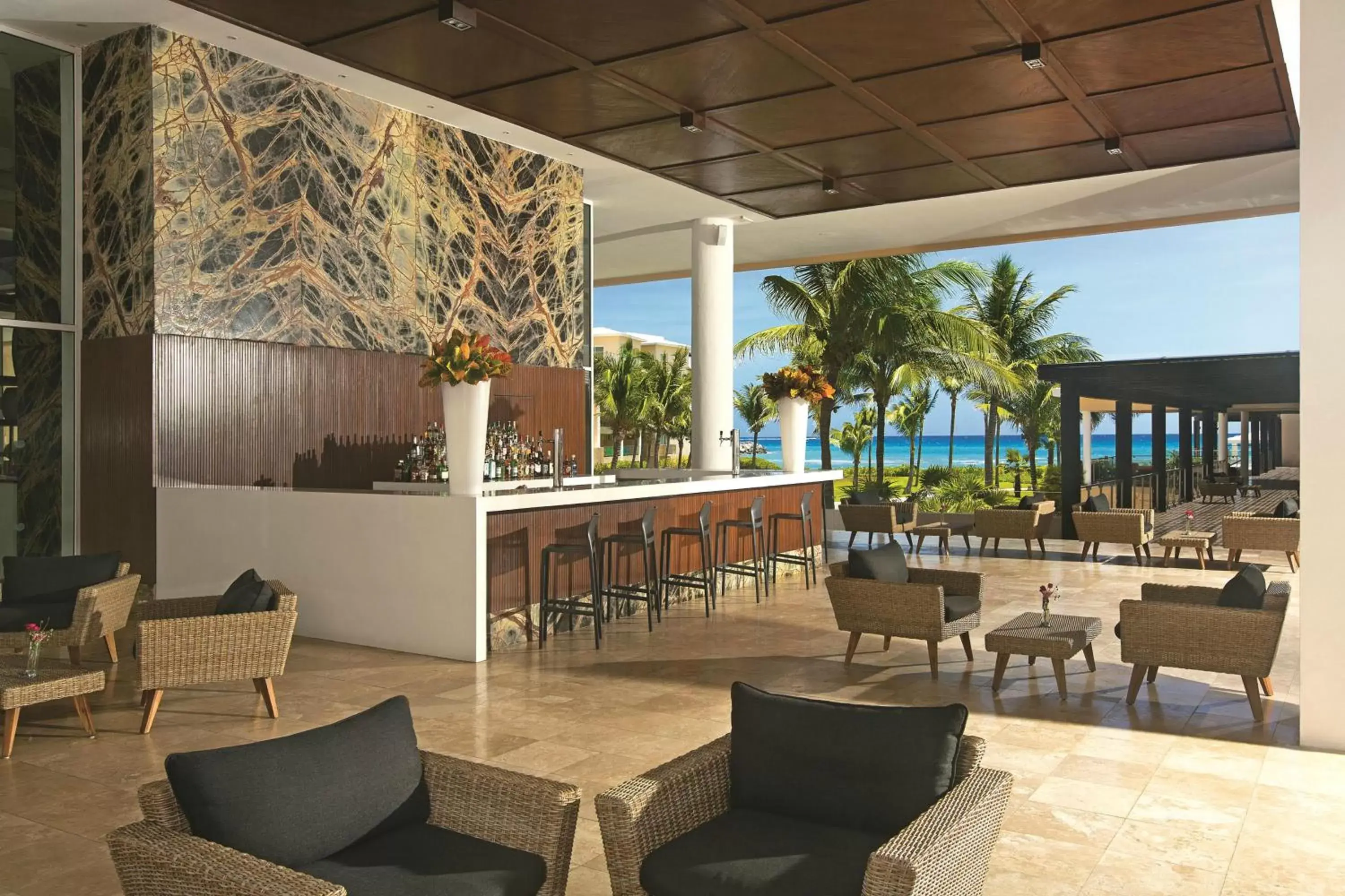 Lounge or bar in Dreams Jade Resort & Spa - All Inclusive